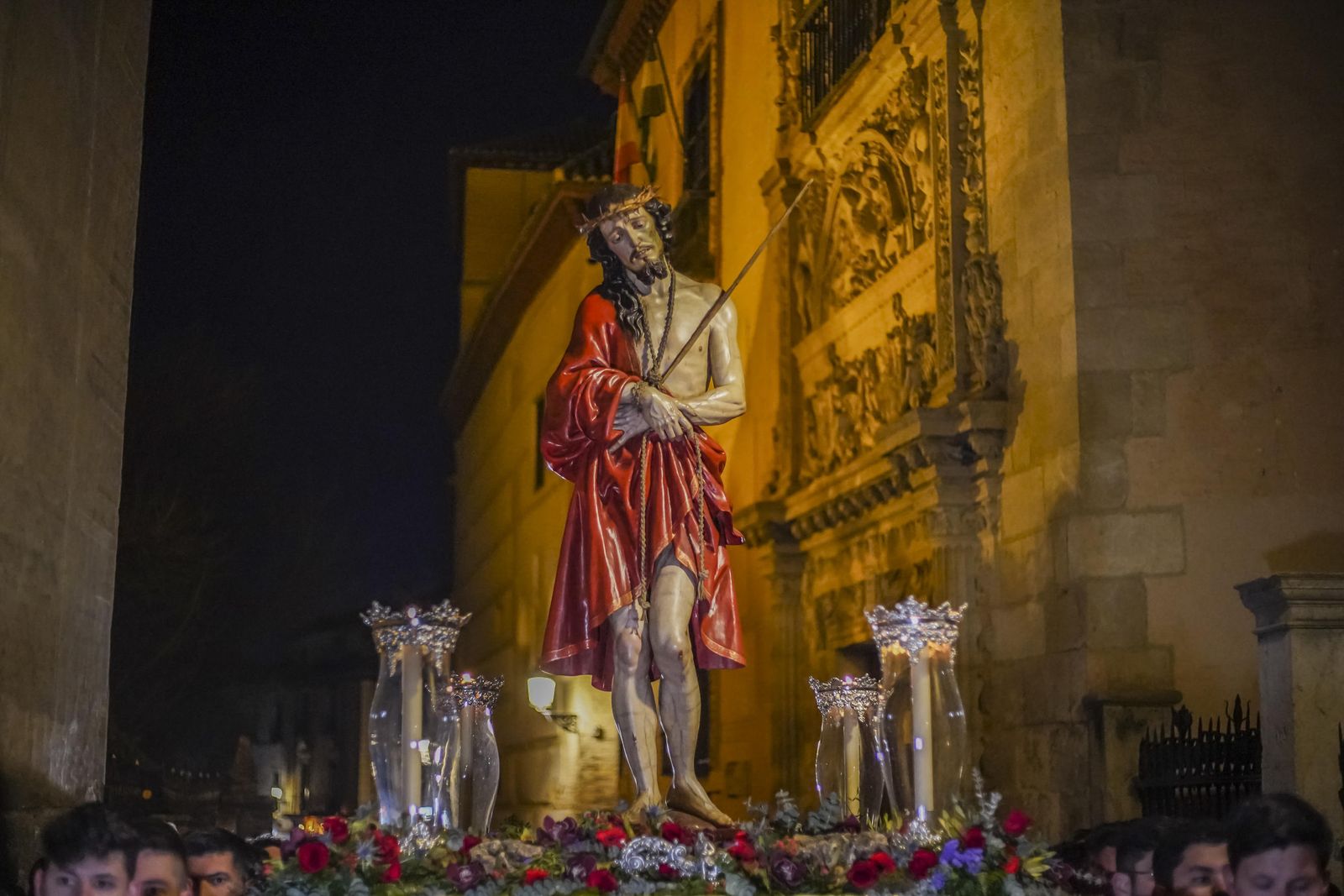 El Señor de la Sentencia, en vía crucis, a los pies de la Alhambra