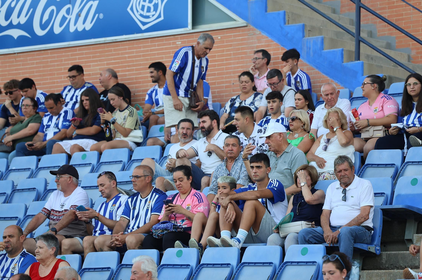 Búscate en las gradas del estadio en la celebración del Trofeo Colombino