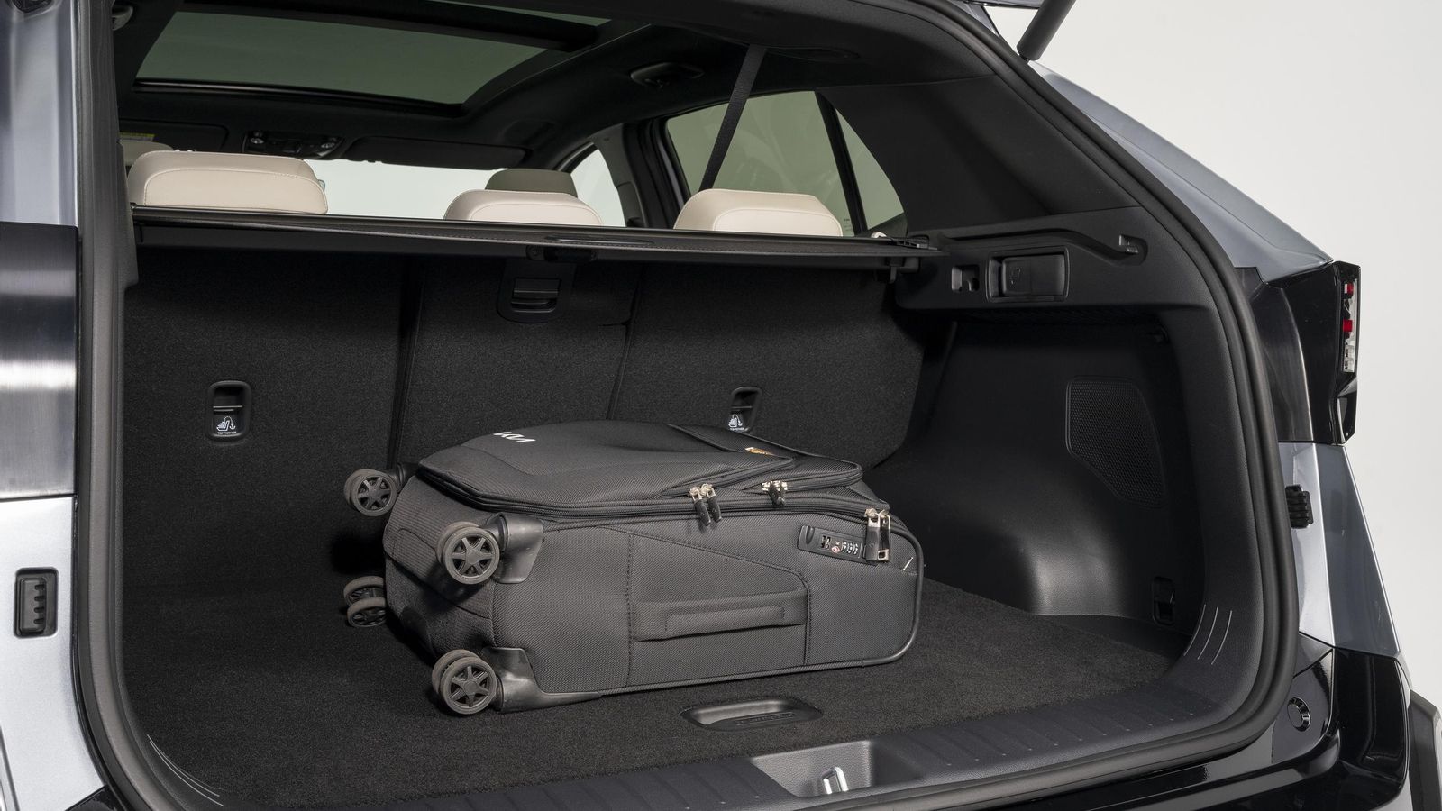 Las dimensiones del maletero encajan con las de un SUV compacto, tal cual es este Sportage. Las dimensiones del maletero encajan con las de un SUV compacto, tal cual es este Sportage.