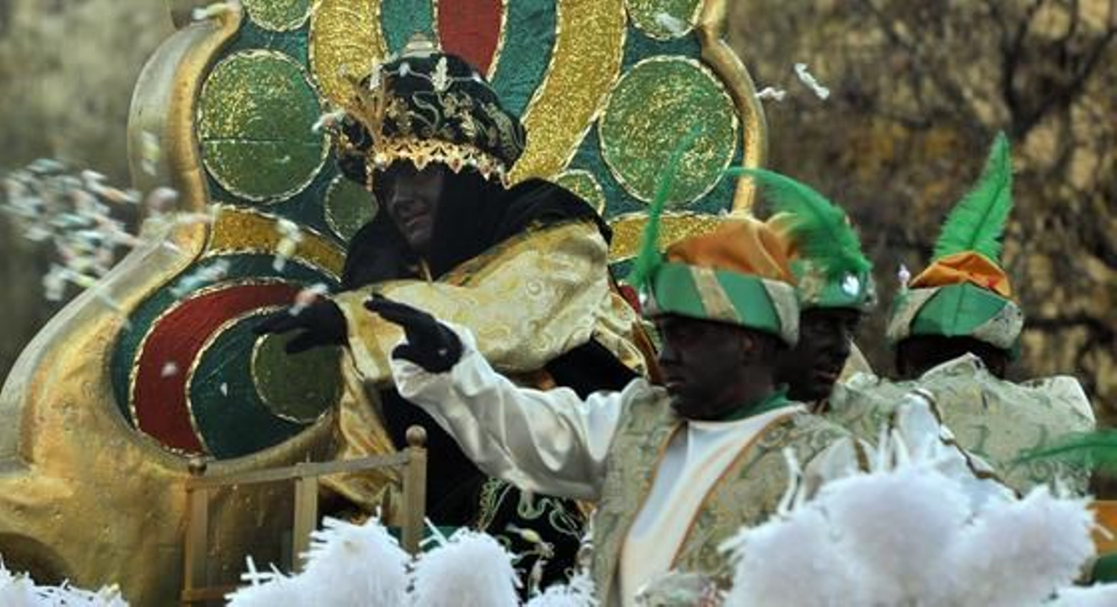 Las carrozas de la Cabalgata de Reyes Magos recorren las calles de la ciudad.

Foto: Manuel Gomez, Juan Carlos Vazquez