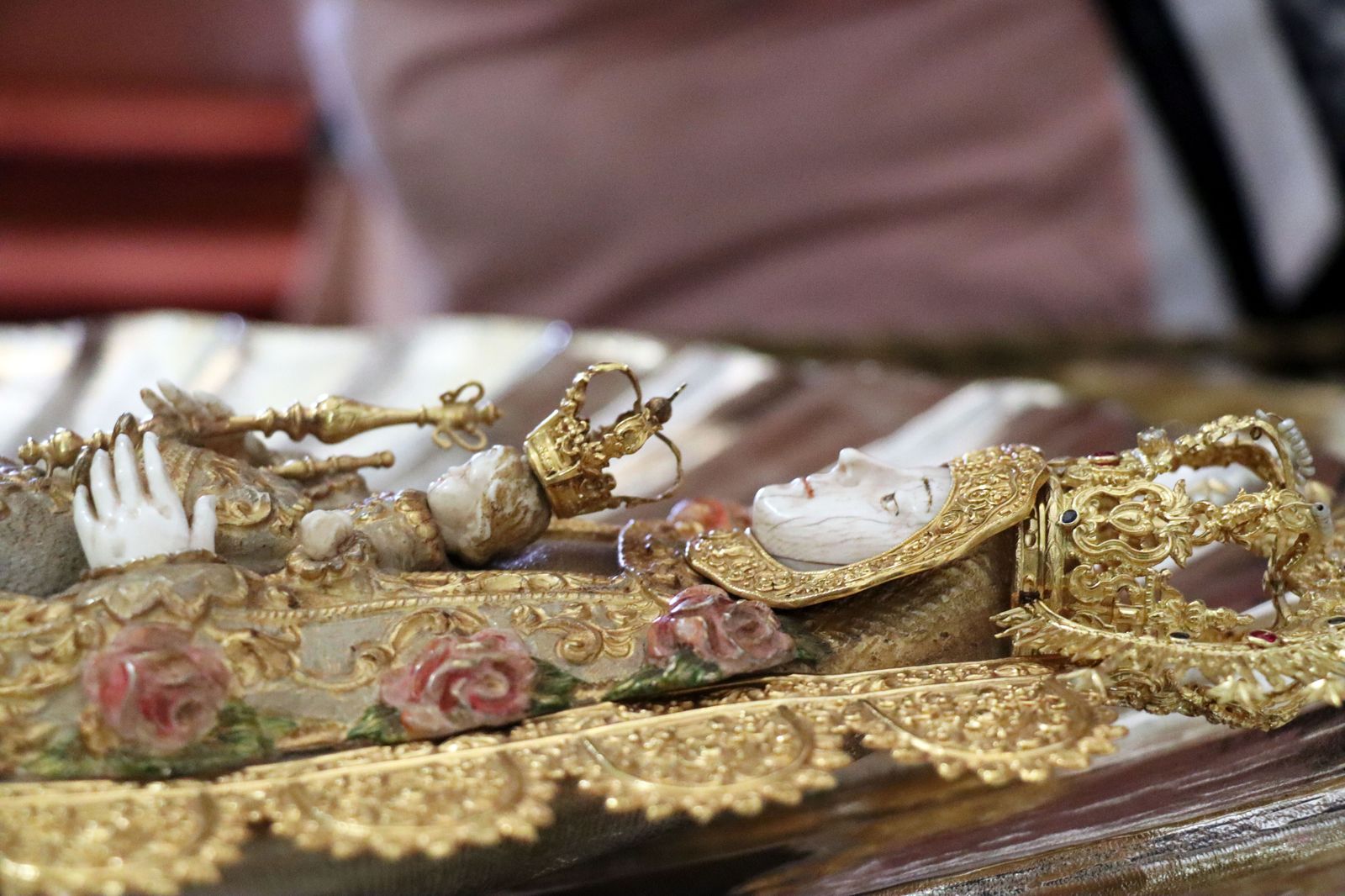 Visita guiada de la ONCE a la Hermandad de Emigrantes de Huelva, en imágenes