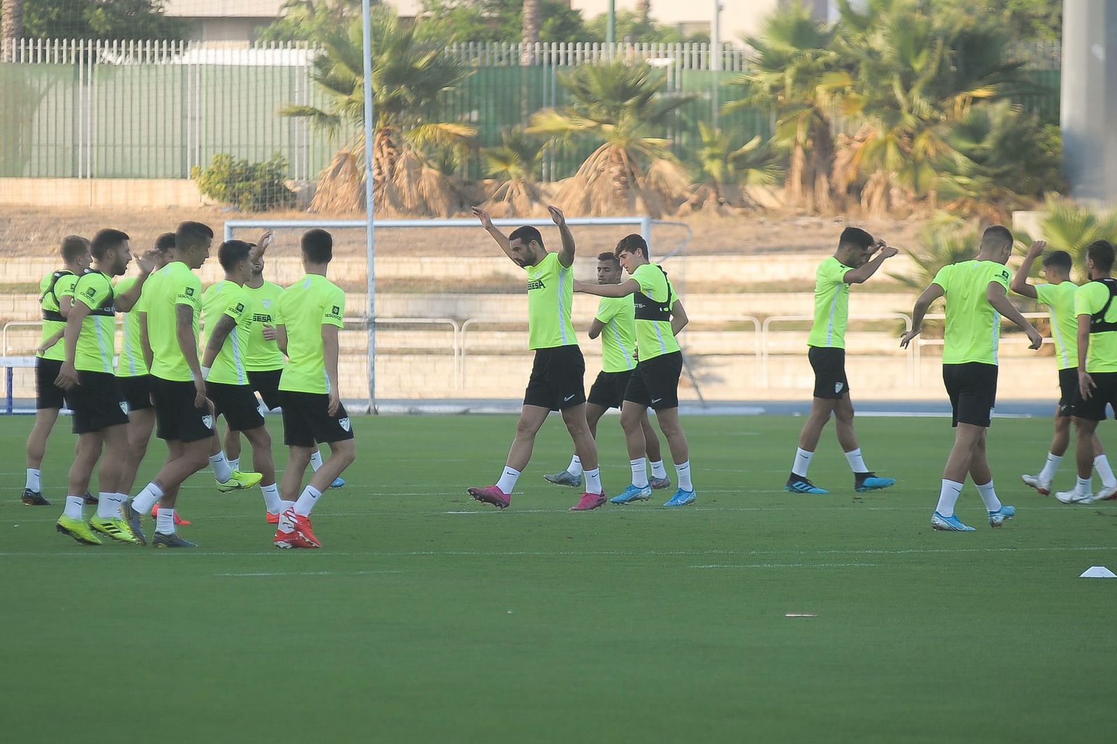 Las fotos del entrenamiento del Málaga CF tras la tormenta