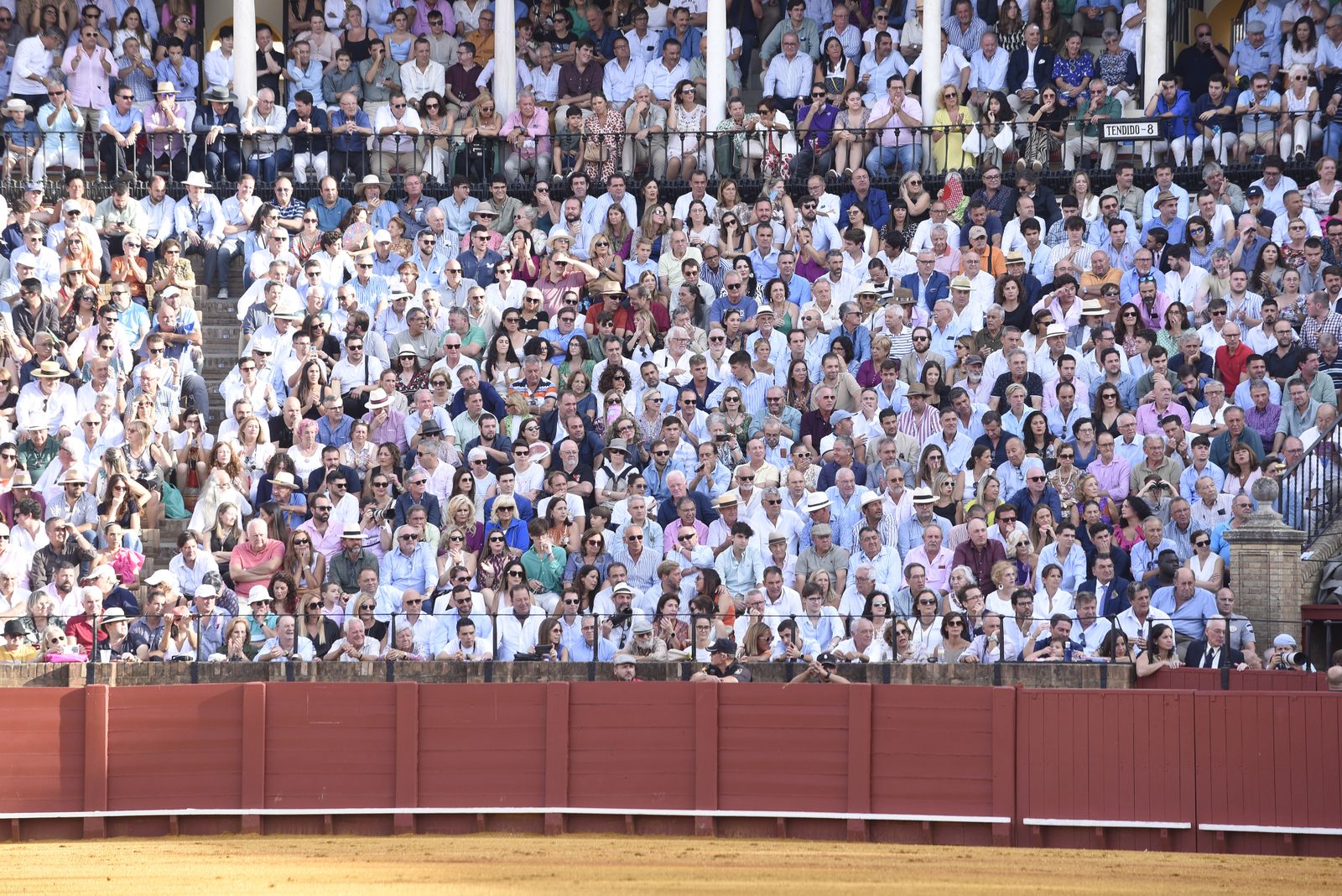 Búscate en la tercera corrida de toros de la Feria de San Miguel de Sevilla