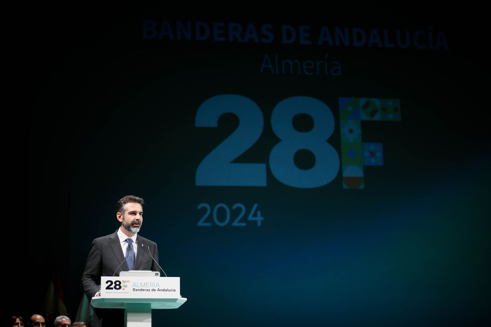 Imágenes de las entregas de las banderas de Andalucía