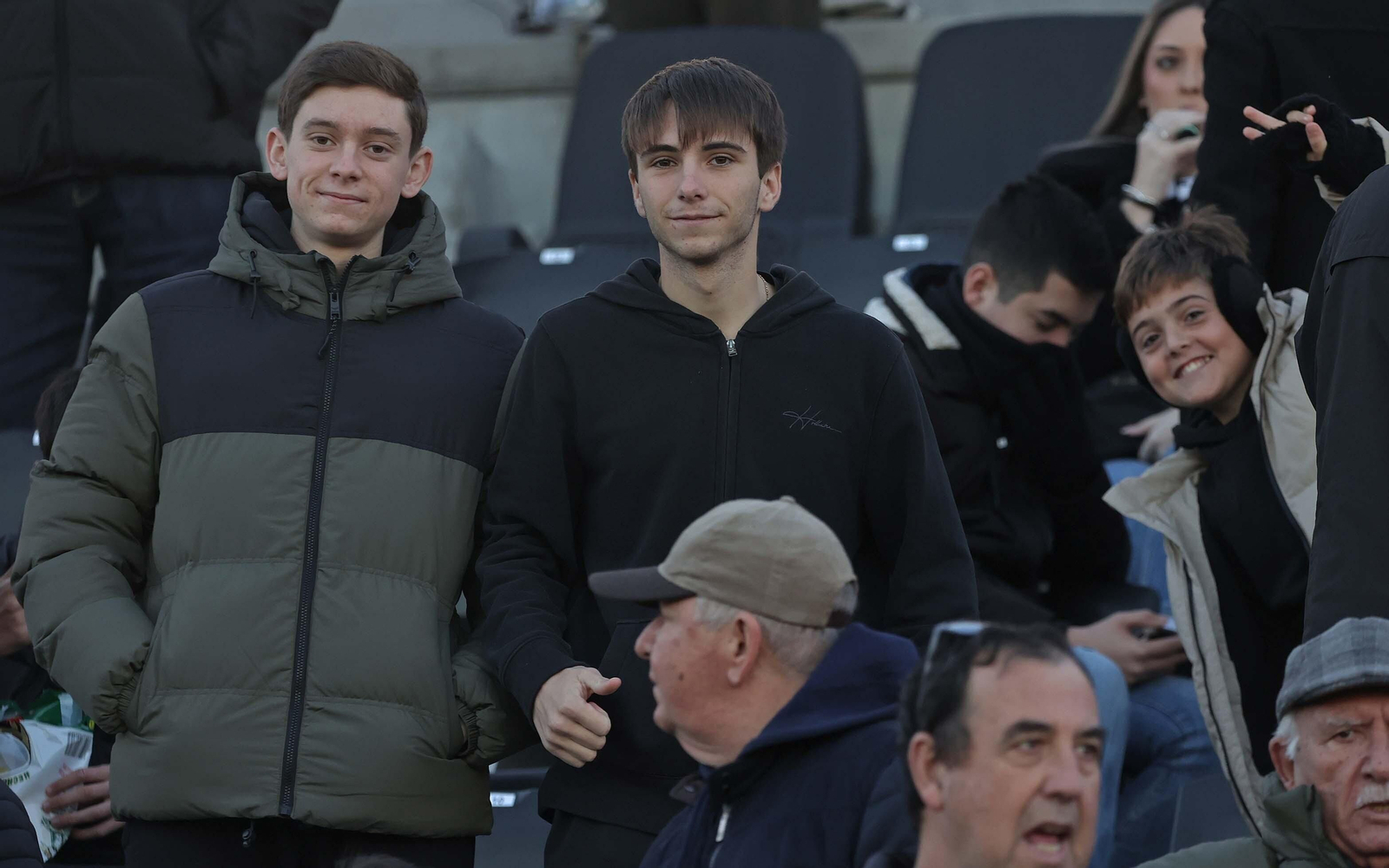 Búscate durante el Balona - Antoniano en el Ciudad de La Línea