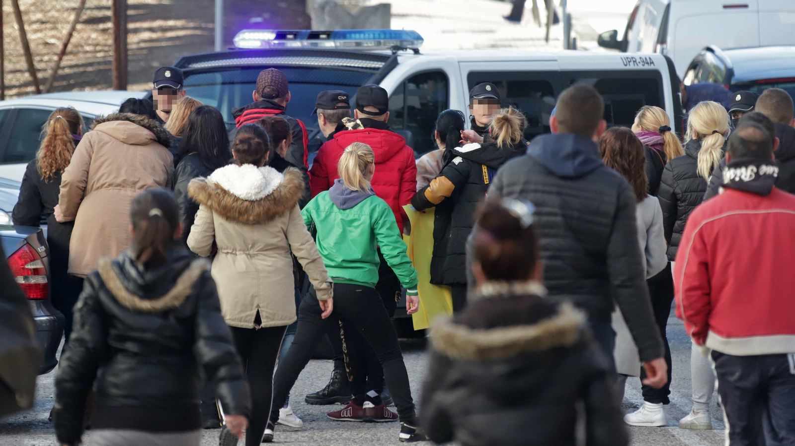Familiares y amigos de Natalia reciben a su asesino en los juzgados de Algeciras
