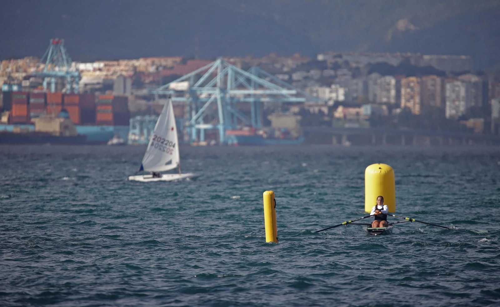 Las fotos de la jornada final de la Copa de la Juventud Europea de remo beach sprint de La Línea