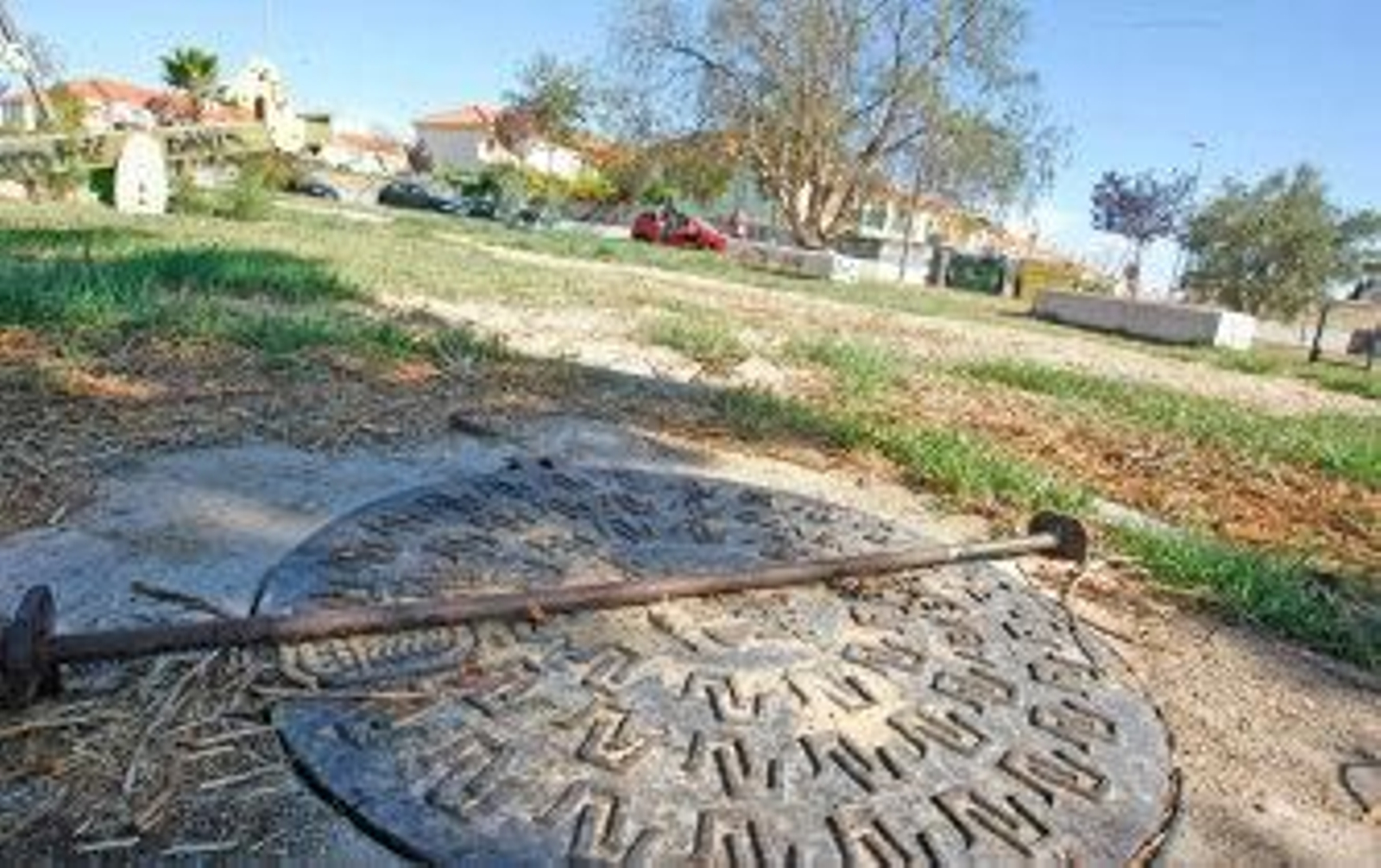 Elsan coloca tapas de hormigón para evitar el robo de las bombas de agua