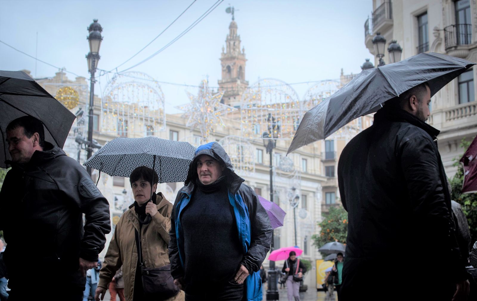 Lluvia en Sevilla en la festividad de la Inmaculada.