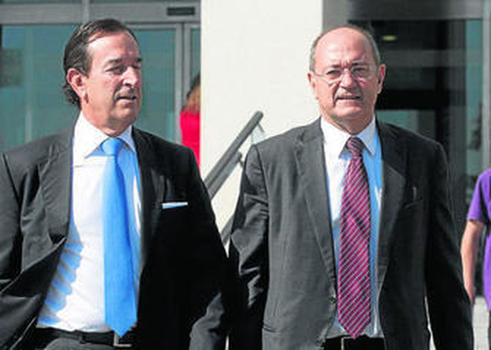 El dueño de Aifos, Jesús Ruiz Casado (derecha), después de que la junta de acreedores no se constituyera por falta de quorum.