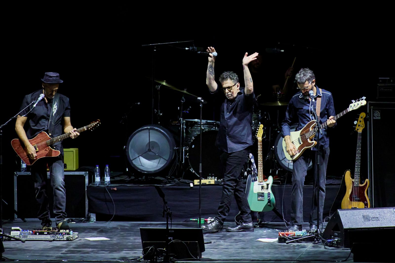 Andrés Calamaro conquista al Generalife y se mete al público en el bolsillo