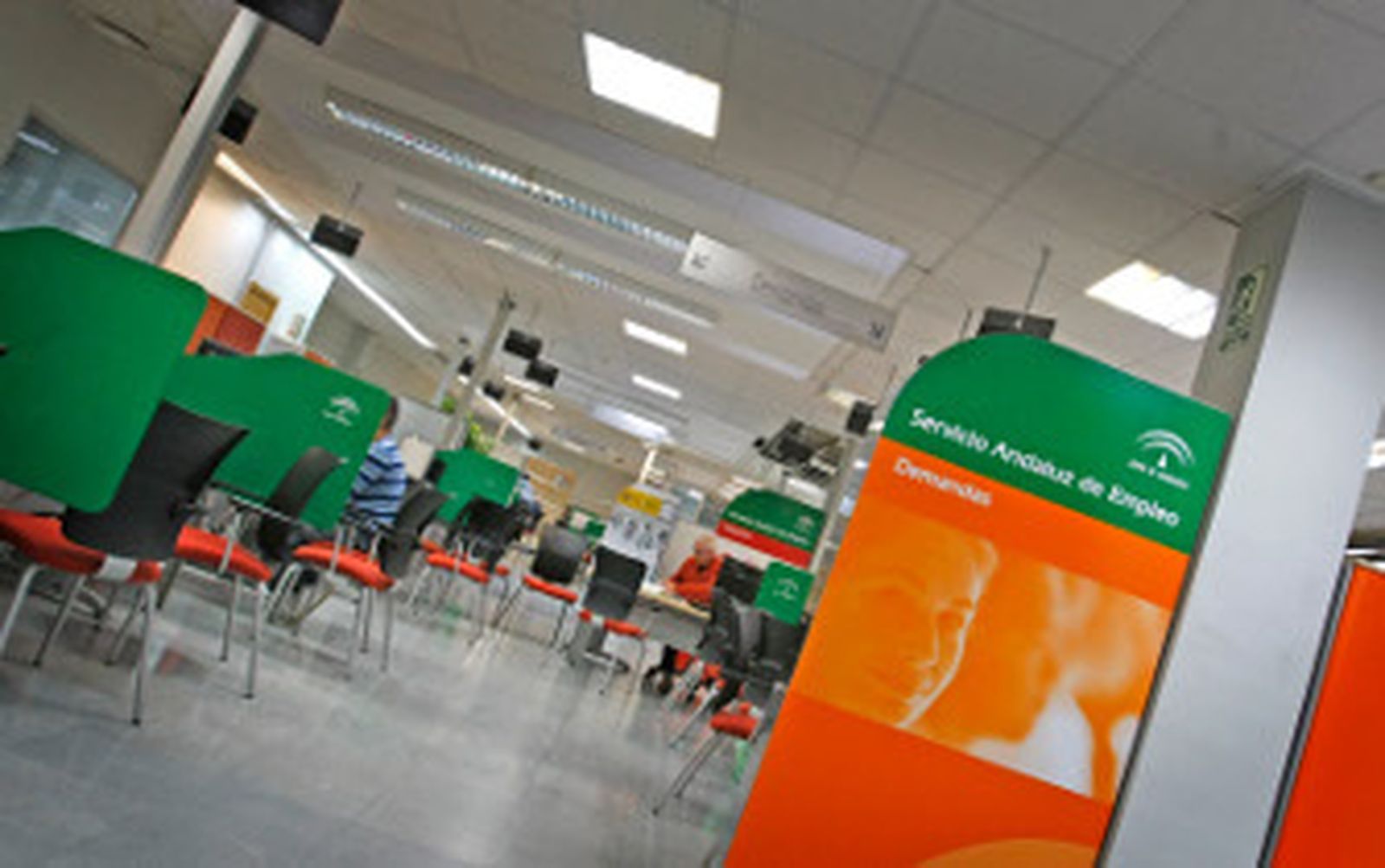 El paro descendió en Cádiz en mayo en 2.190 personas