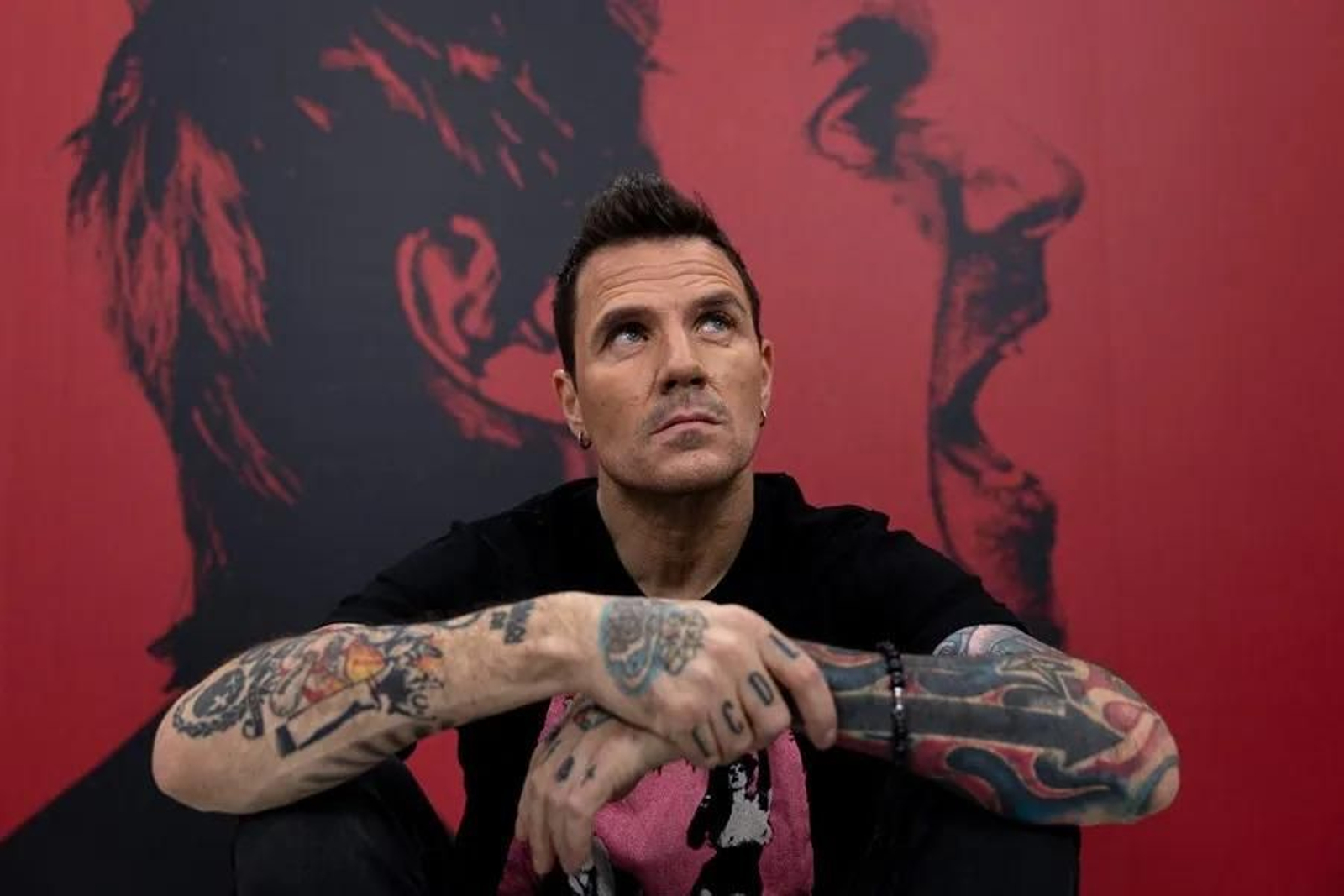 Dani Martín ha desvelado la verdadera historia de la canción que le dedicó a Ester Expósito.