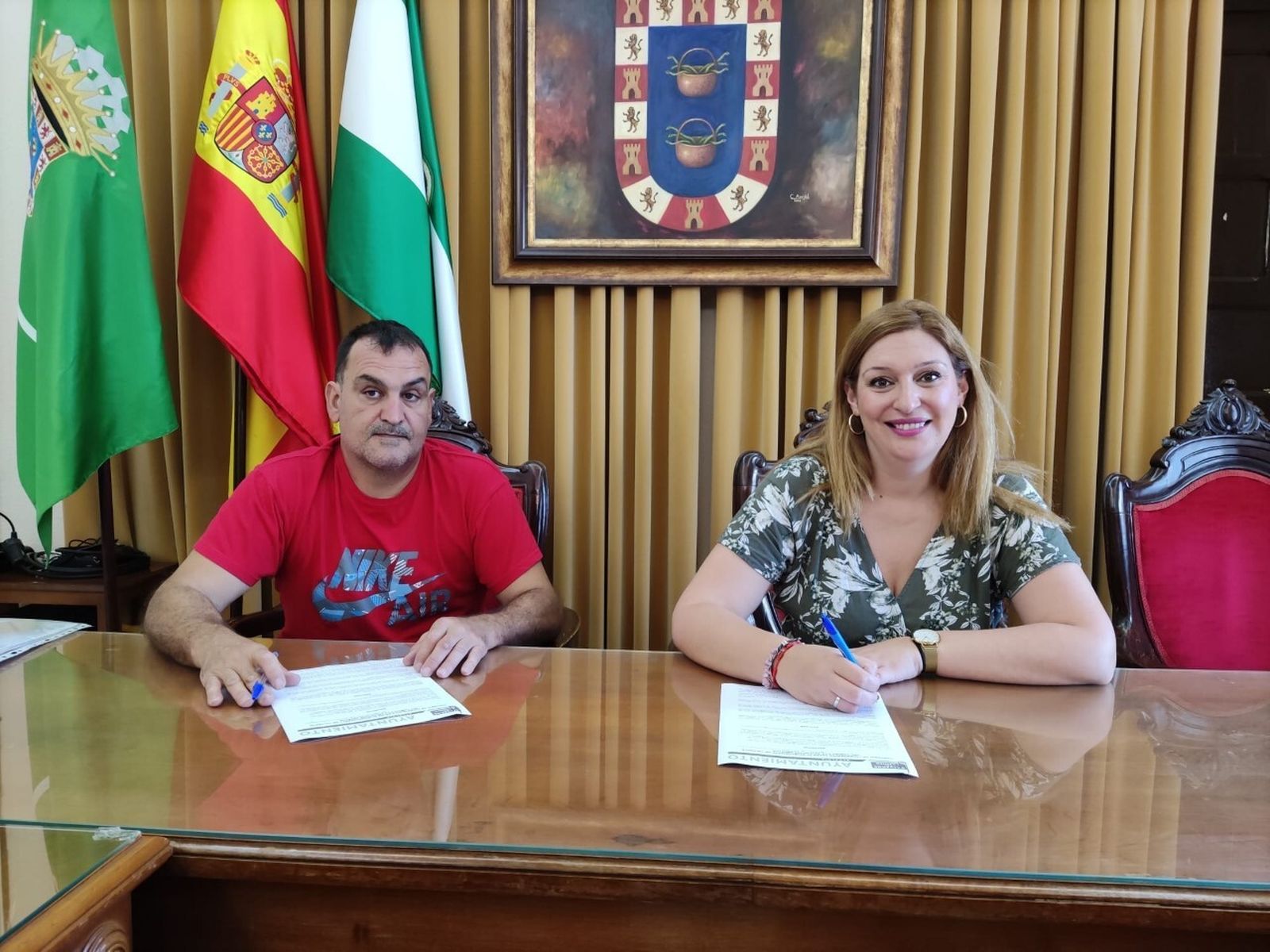 Luis Carlos Castilla y Syra Senra, durante la firma del acuerdo