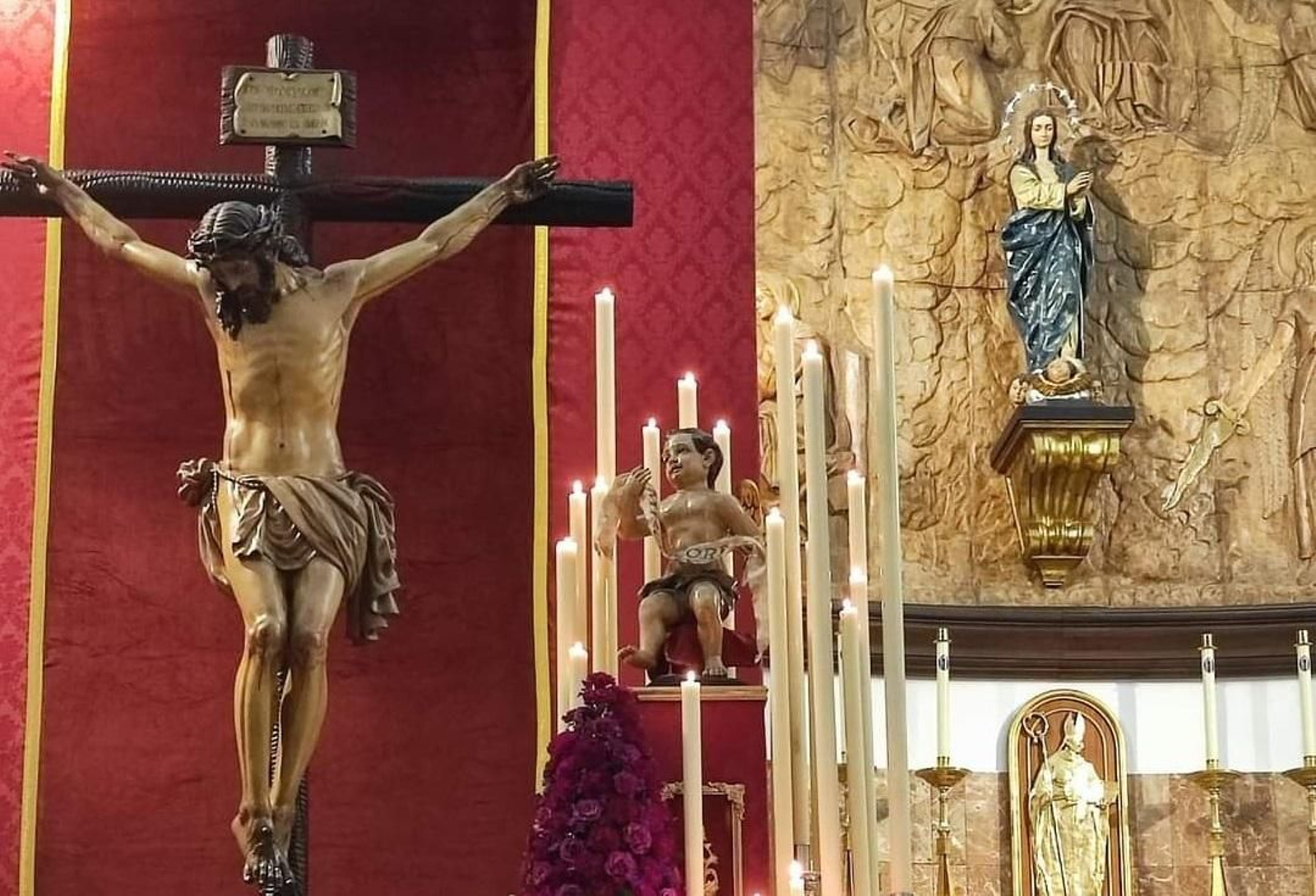 El Cristo de la Confianza, en su altar de cultos.