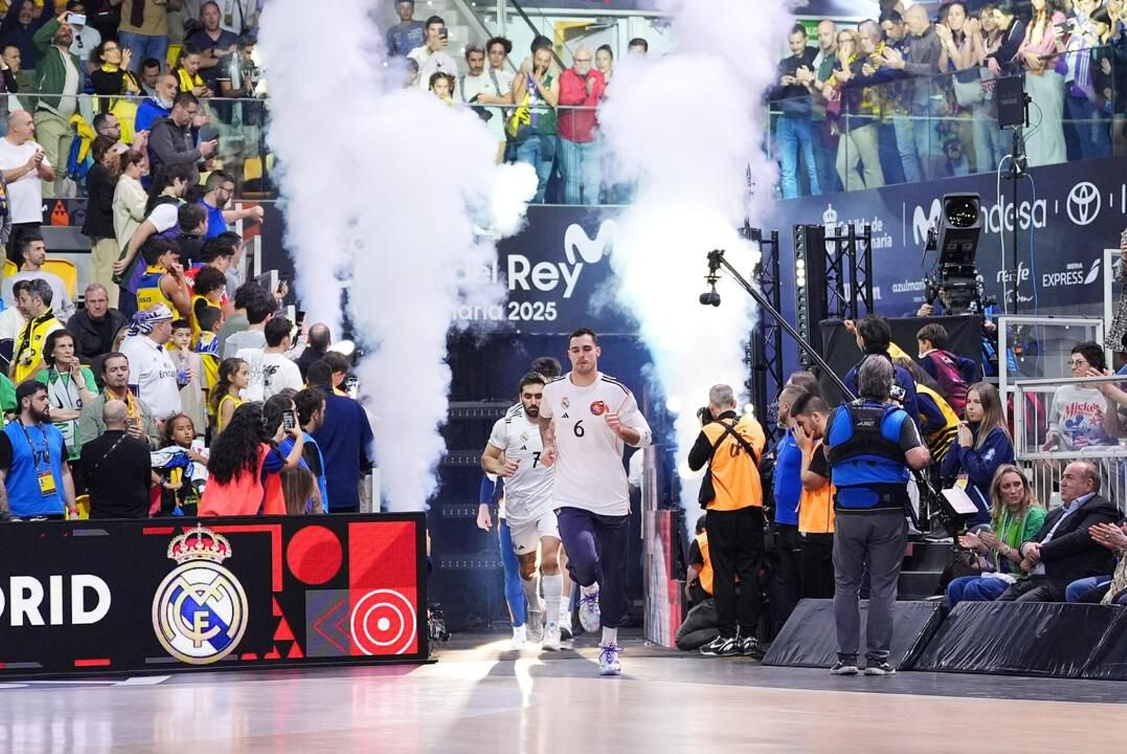 El Unicaja, campeón de Copa: Todas las imágenes del partido, la fiesta y la llegada a Málaga