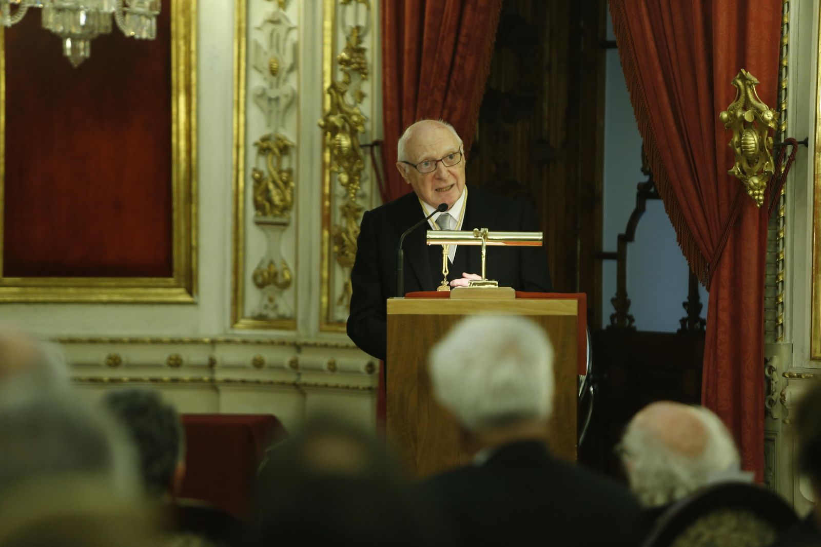 José Pedro Pérez Llorca en su respuesta al discurso de ingreso de José Joly.