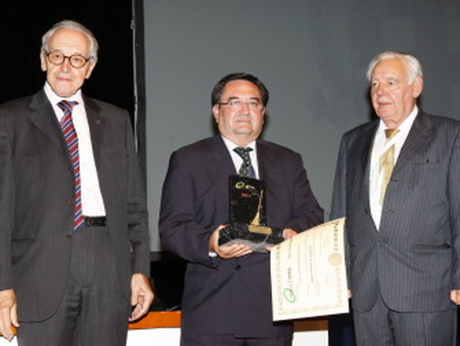 La gestión en limpieza le vale a la capital la Escoba de Oro como premio