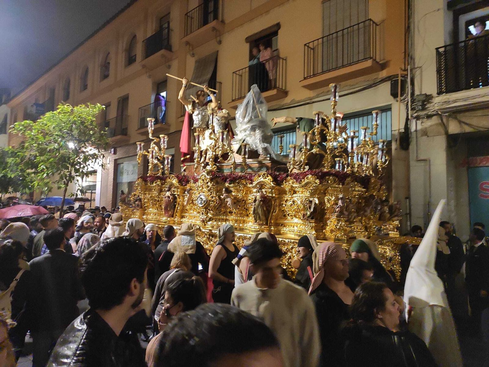 Lunes Santo en Córdoba: La lluvia desluce el final de las procesiones
