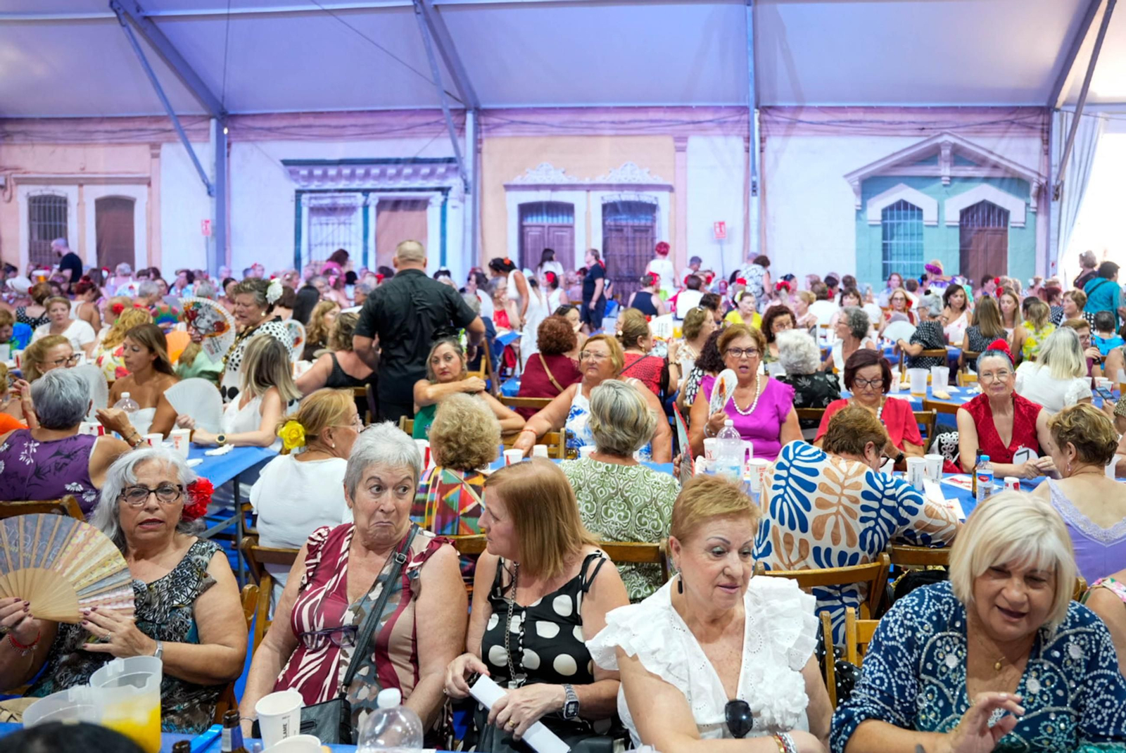 Las fotos de la comida de homenaje a la mujer en la Feria de Almería