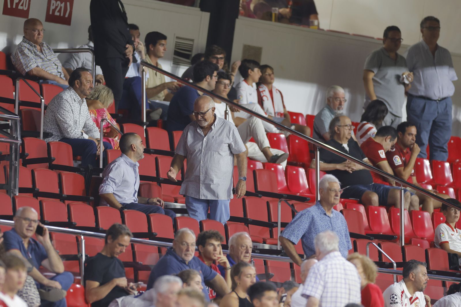 Búscate en las fotos del Sevilla fc-Girona