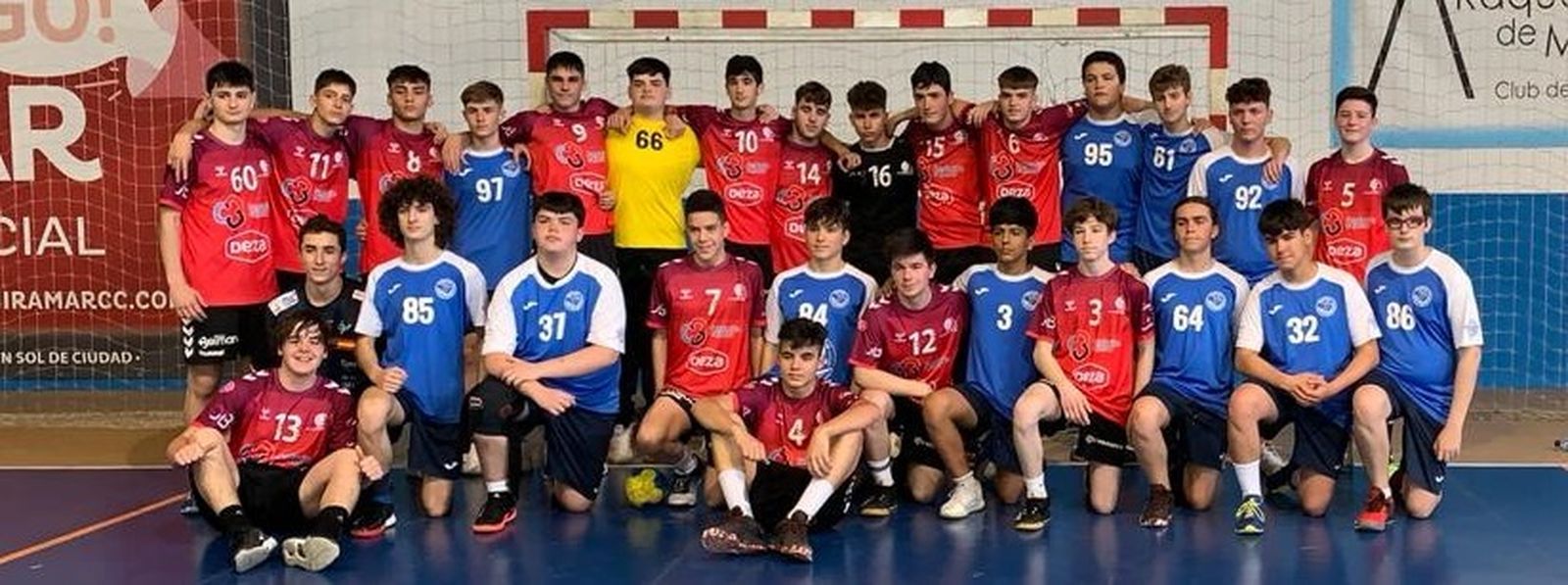 Foto de familia del conjunto granate.