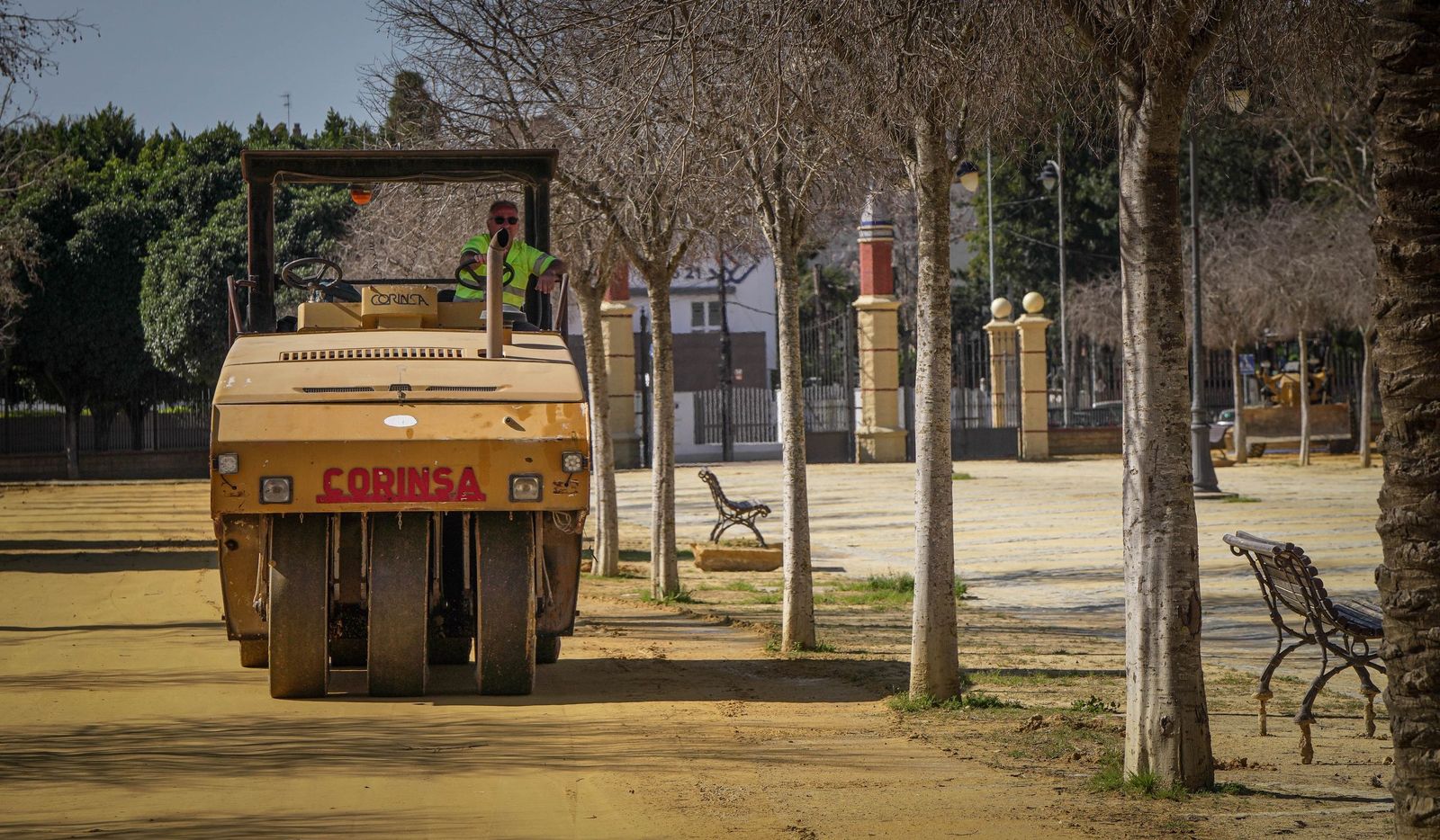 Ya ha empezado el montaje de casetas y reposición del albero en el Hontoria