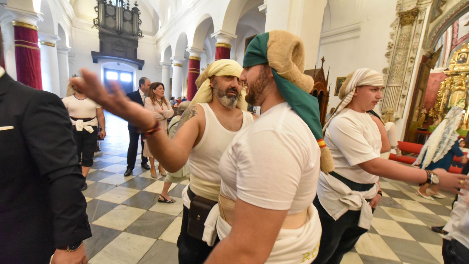 Fotos de la procesión del Resucitado en San Roque