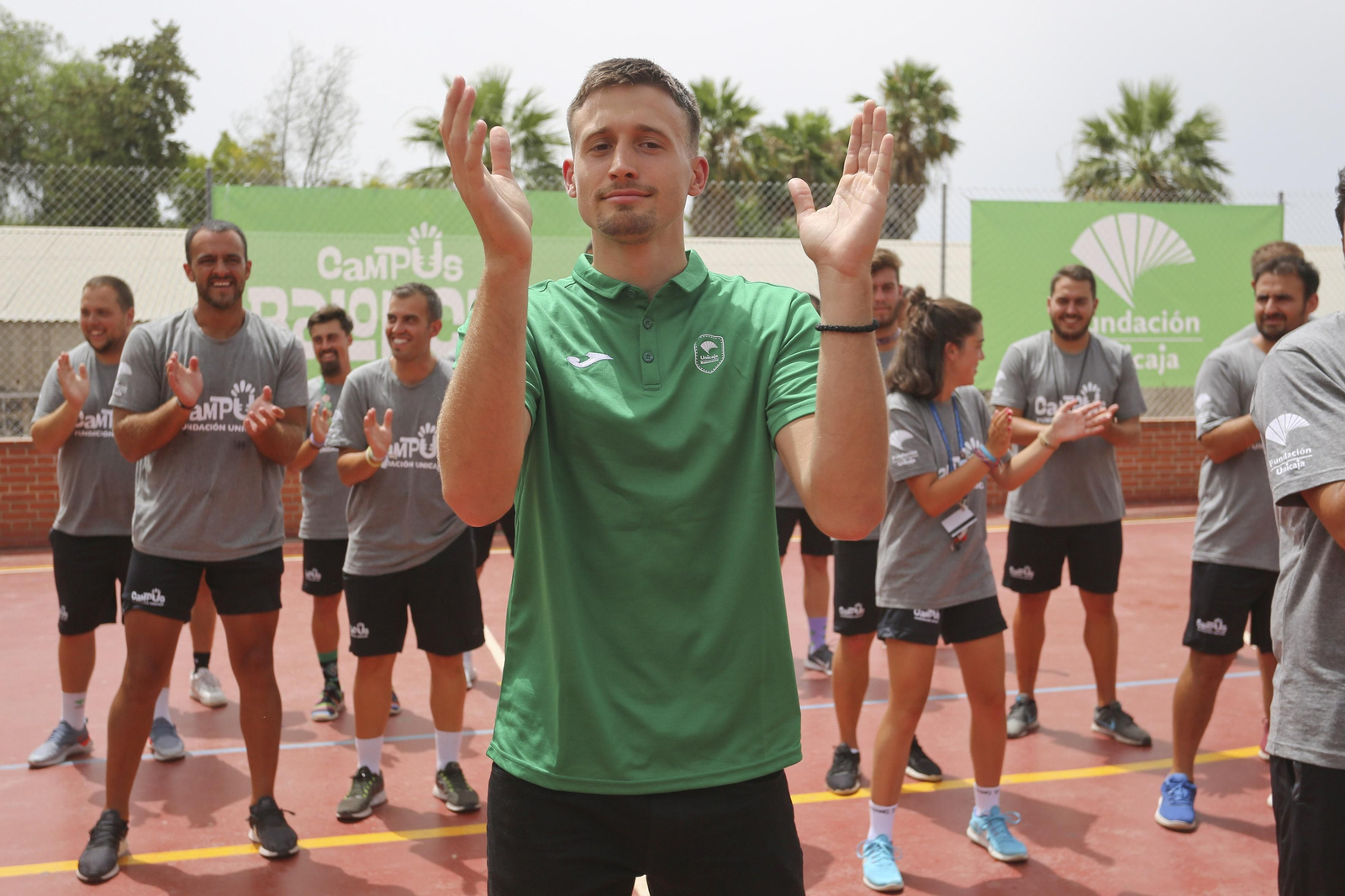 Las fotos de la presentación de Aleksa Avramovic