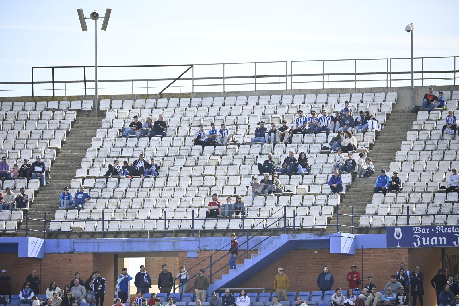 Imágenes de ambiente del partido Recre - Melilla