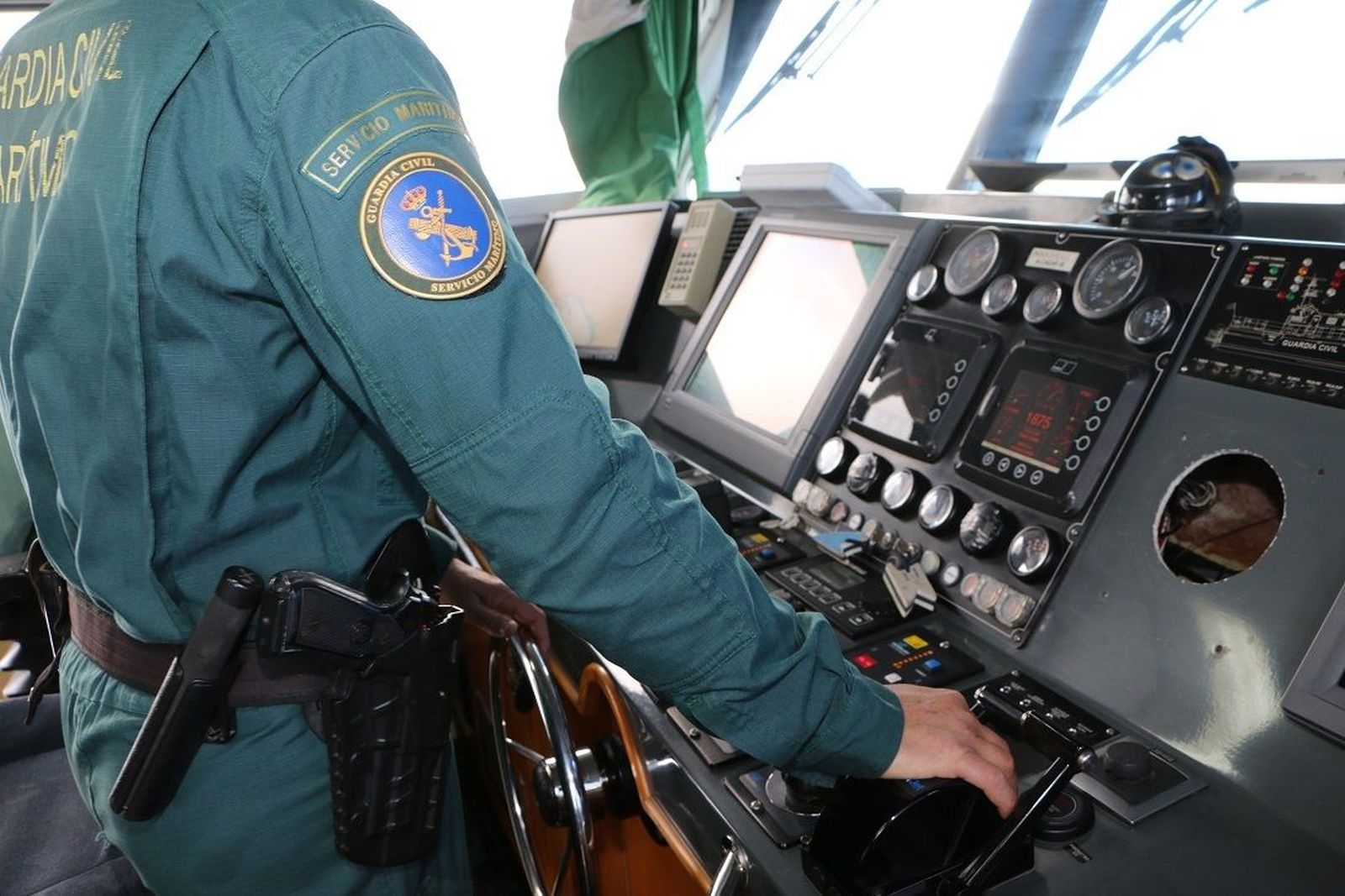 El puente de mando de una embarcación del Servicio Marítimo de la Guardia Civil.