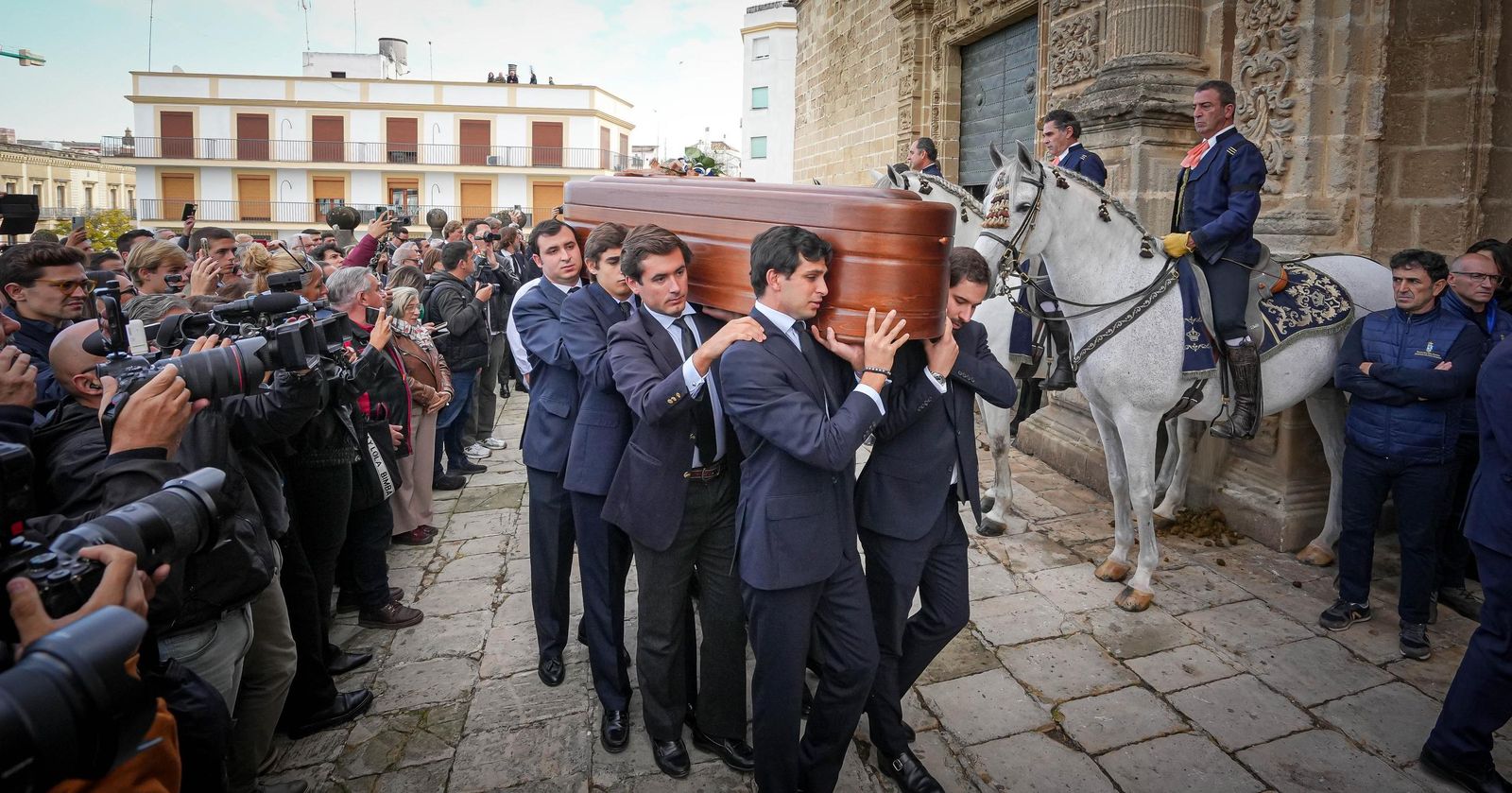 Imágenes del funeral de Álvaro Domecq en la catedral de Jerez