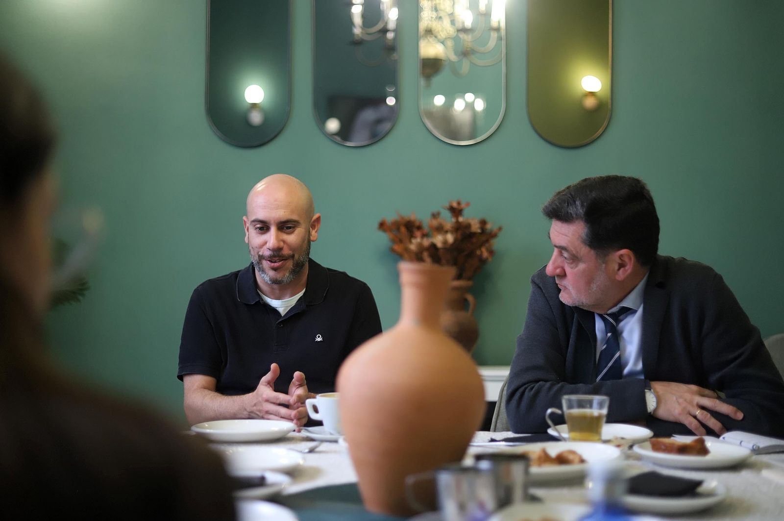 Imágenes de la tertulia cofrade "El Aguaó" de Huelva Información