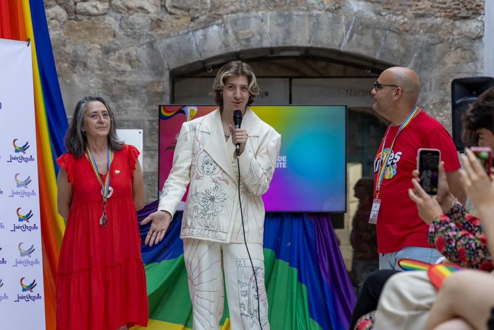 Alberto Batres, el diseñador jiennense presenta sus creaciones en el evento en el que se aborda cómo performar el género a través de la moda