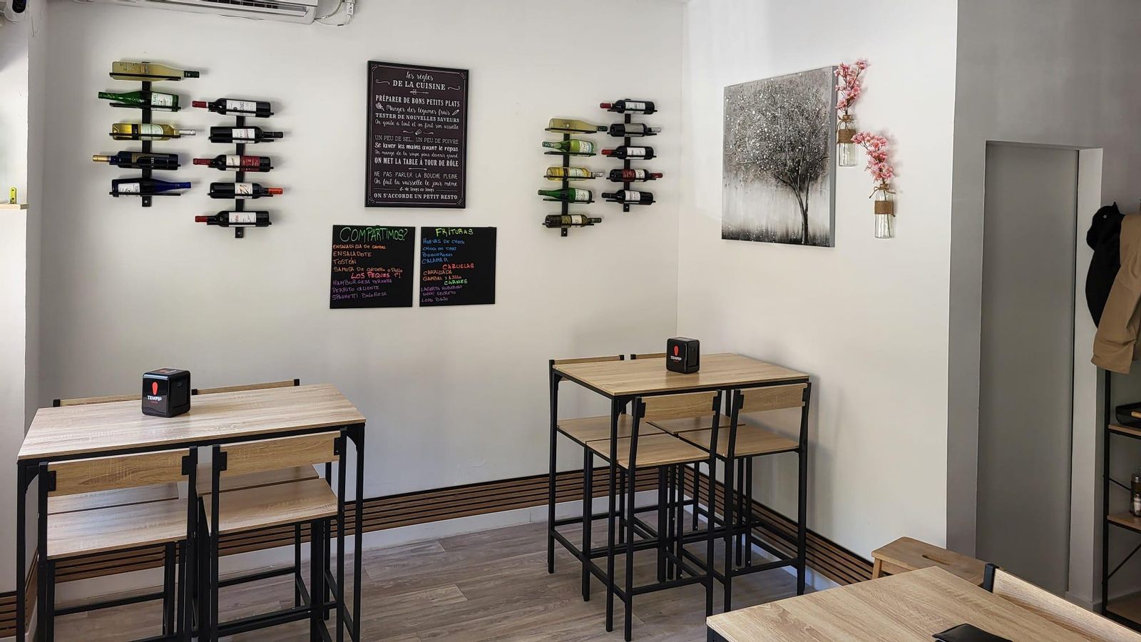Interior de Saver Comer, en Jerez.