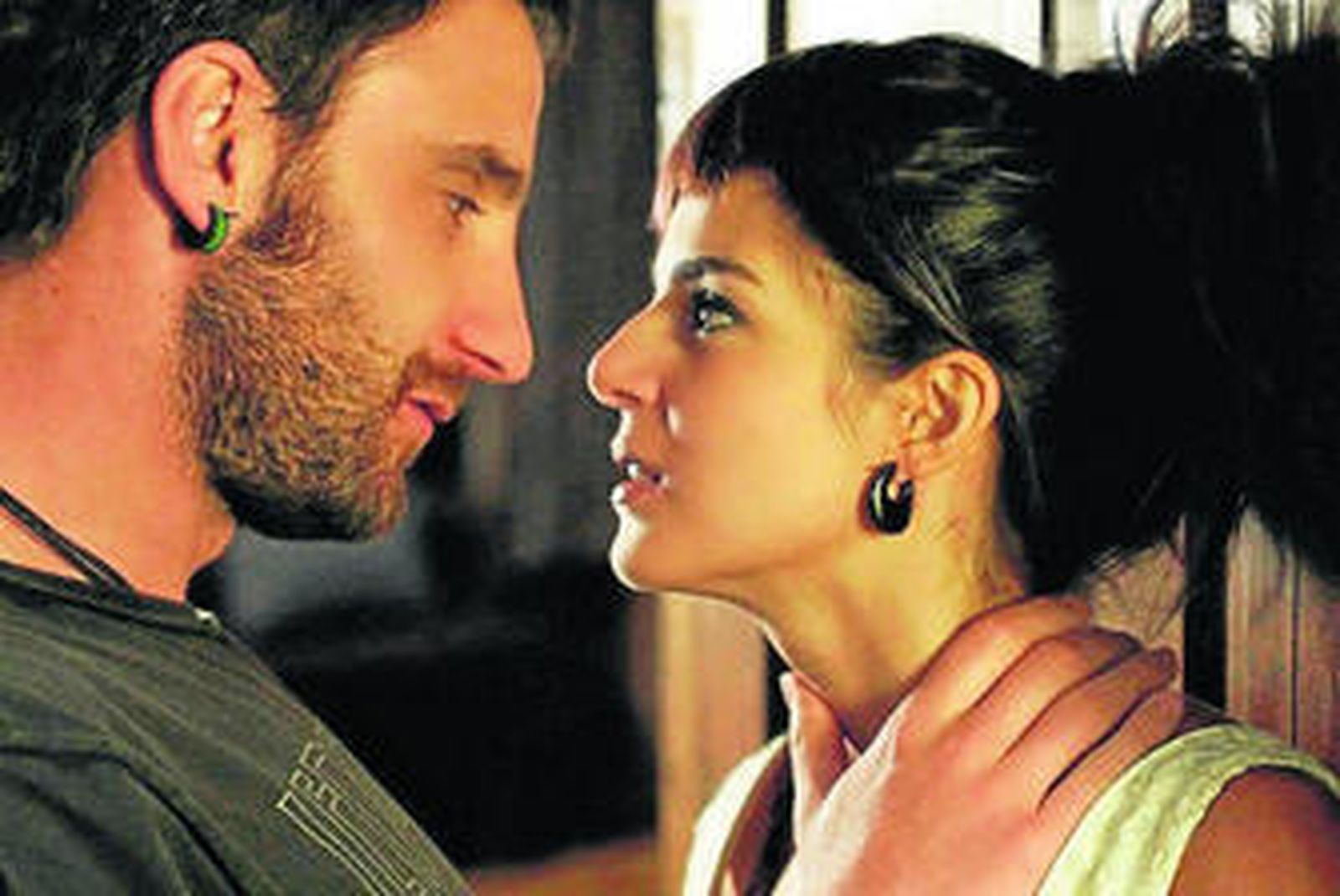 Dani Rovira y Clara Lago, en 'Ocho apellidos vascos'.