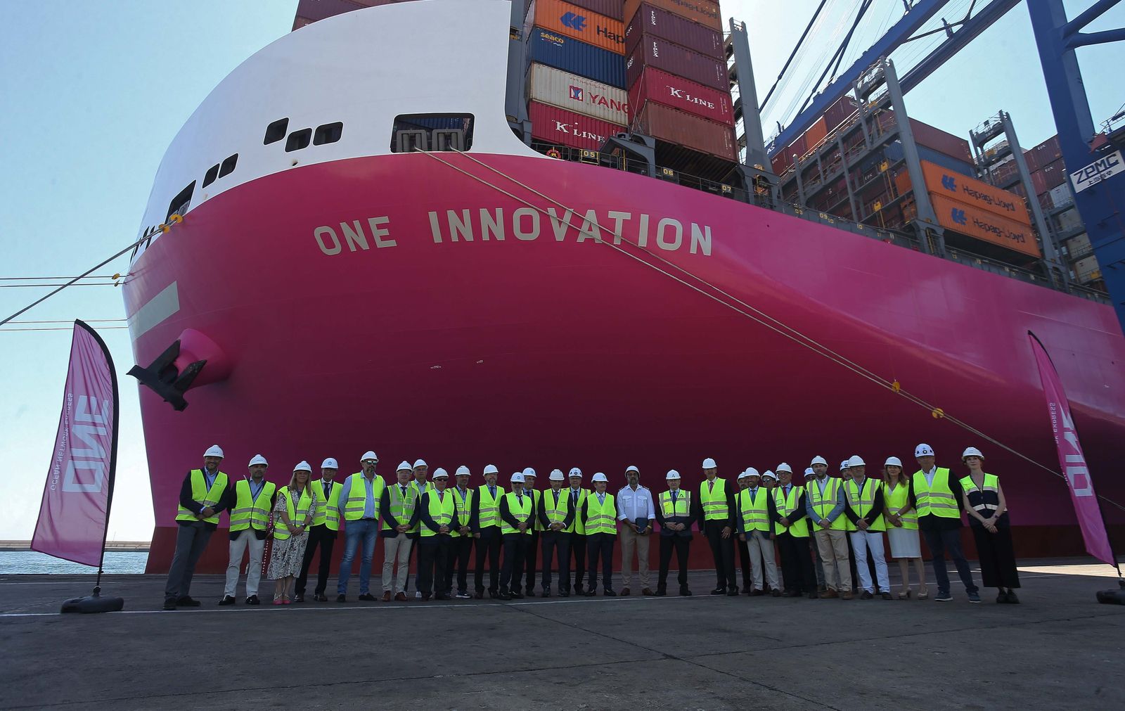 Fotos de la visita del buque ' One Innovation', el tercer portacontenedores más grande del mundo, en Algeciras