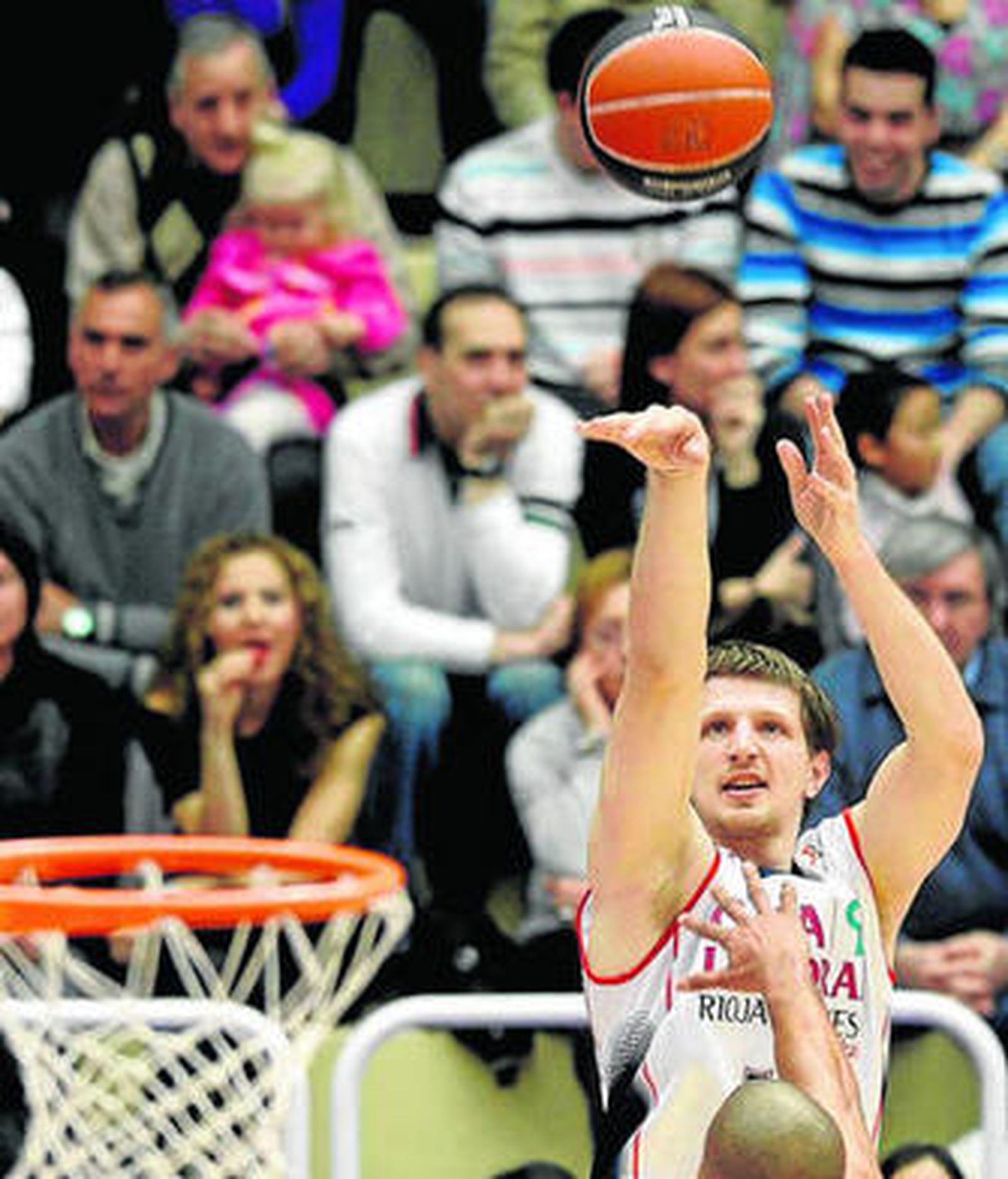 Teletovic torturó a los vallisoletanos desde más allá del 6,25.