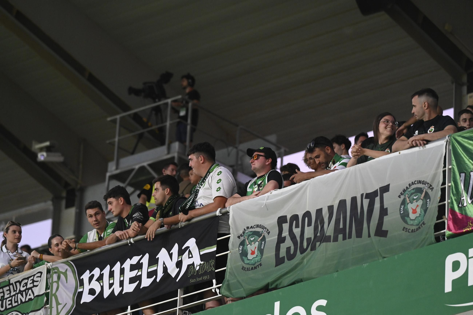 Las mejores fotos del ambiente en El Arcángel para el Córdoba CF - Racing de Santander