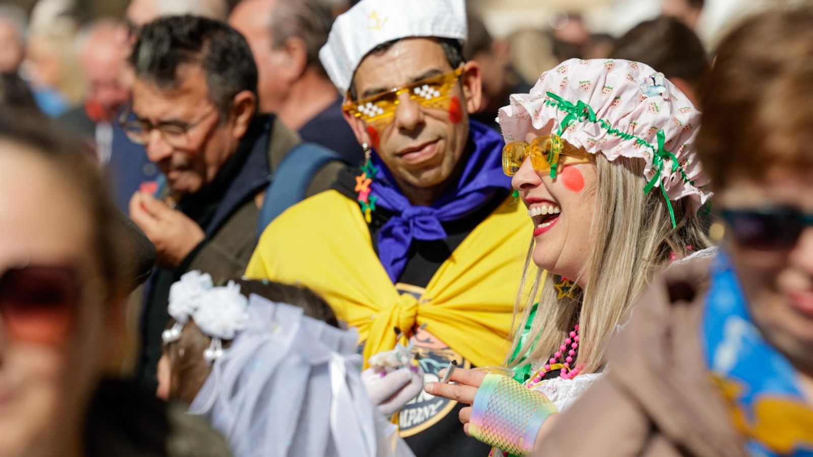 Las mejores imágenes del primer domingo de Carnaval de Cádiz