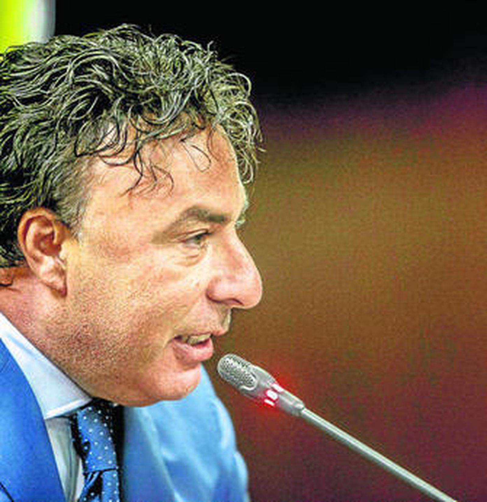 El atasco en la 'operación salida' dificulta la llegada de más jugadores