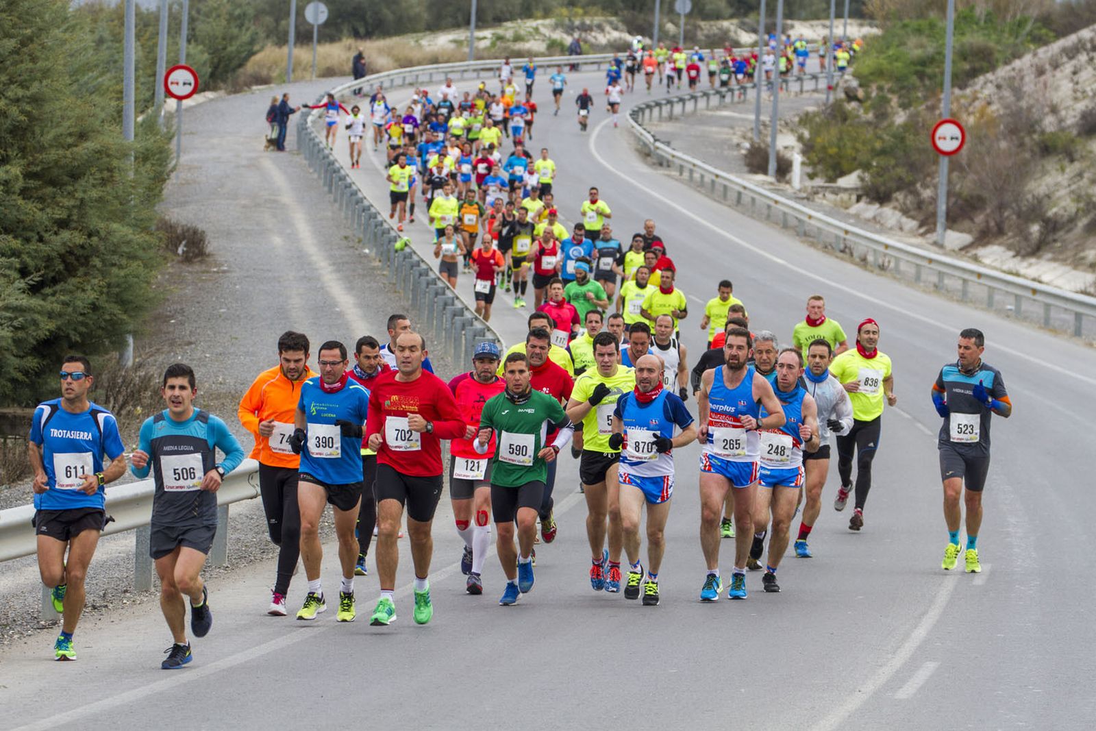 Corredores en la media maratón de Lucena.