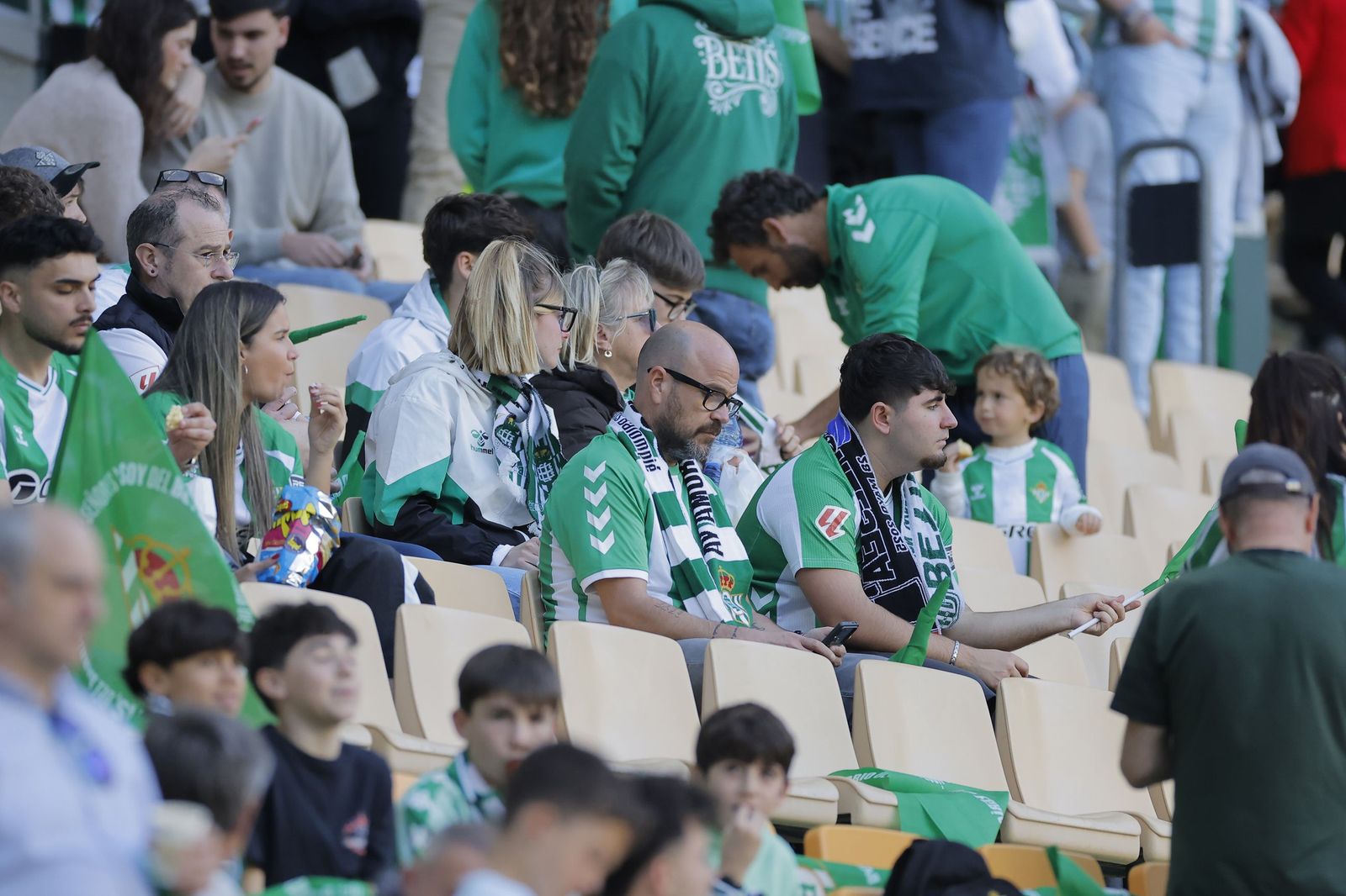 Búscate en las fotos del Betis - Sevilla