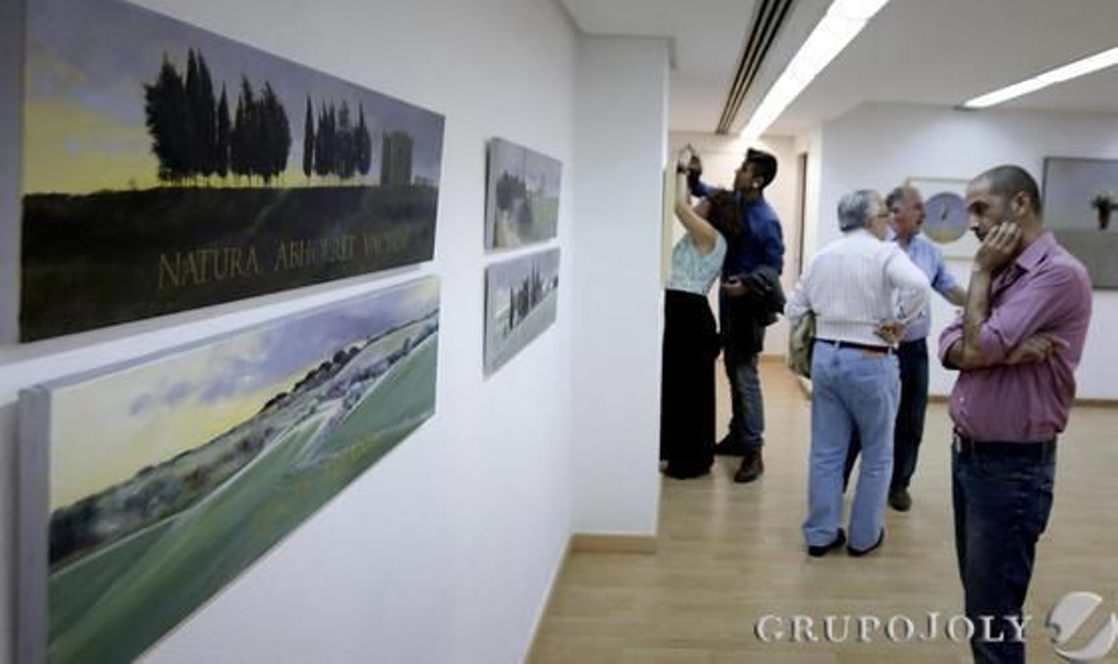 Parte del público asistente a la inauguración en Diario de Jerez. 

Foto: Miguel Angel Gonzalez