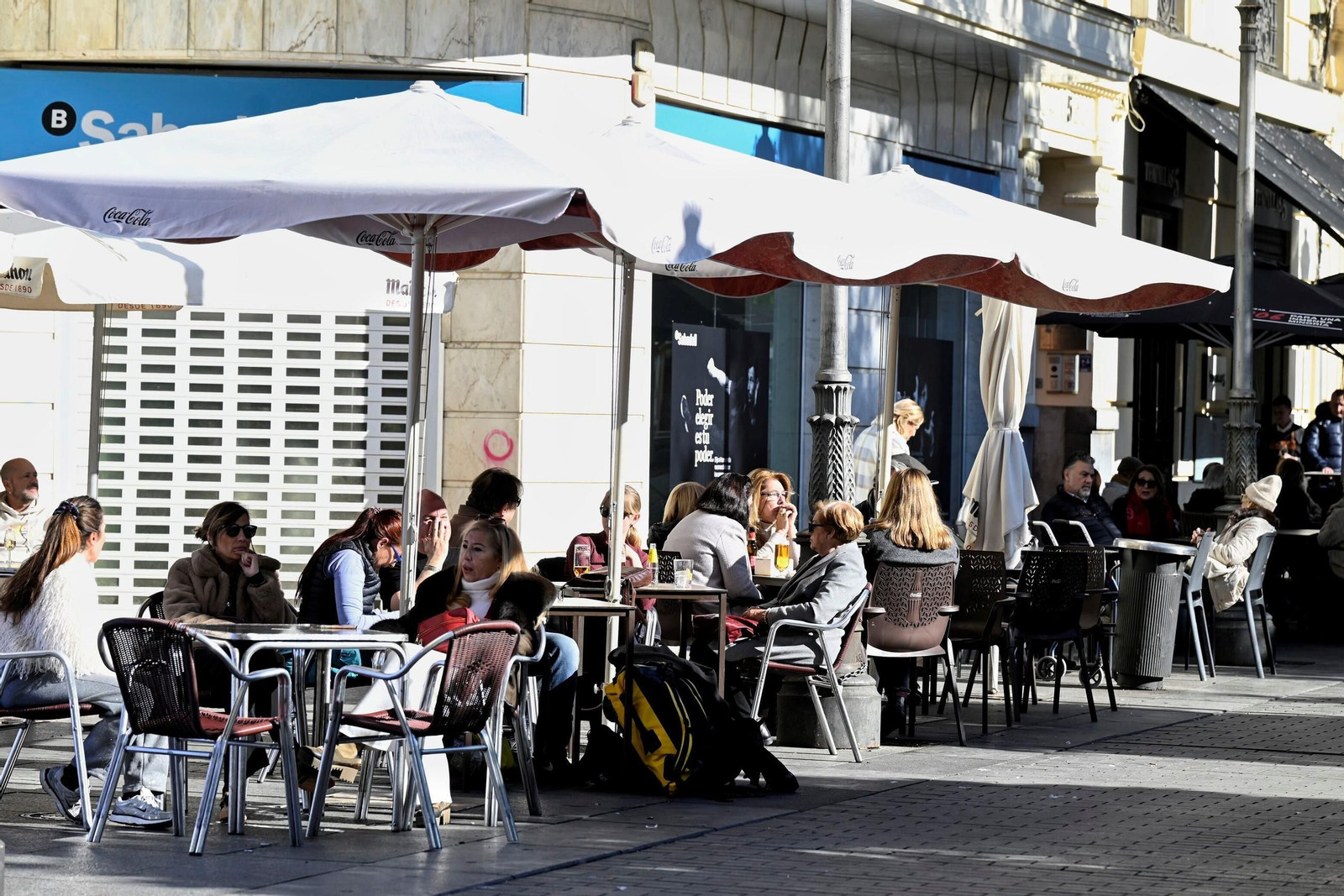 Los cordobeses salen a la calle en el primer día de 2025, en imágenes
