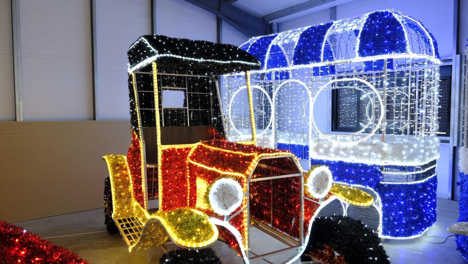 Desde Huécija a todo el mundo, Deconature, alegra la navidad con sus luces, en imágenes