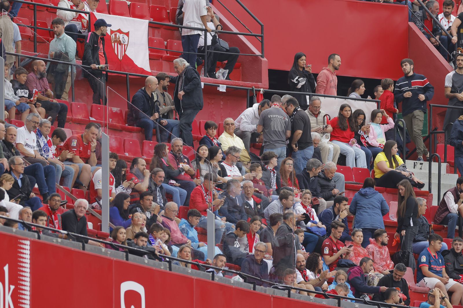 Búscate en las fotos del Sevilla-Madrid