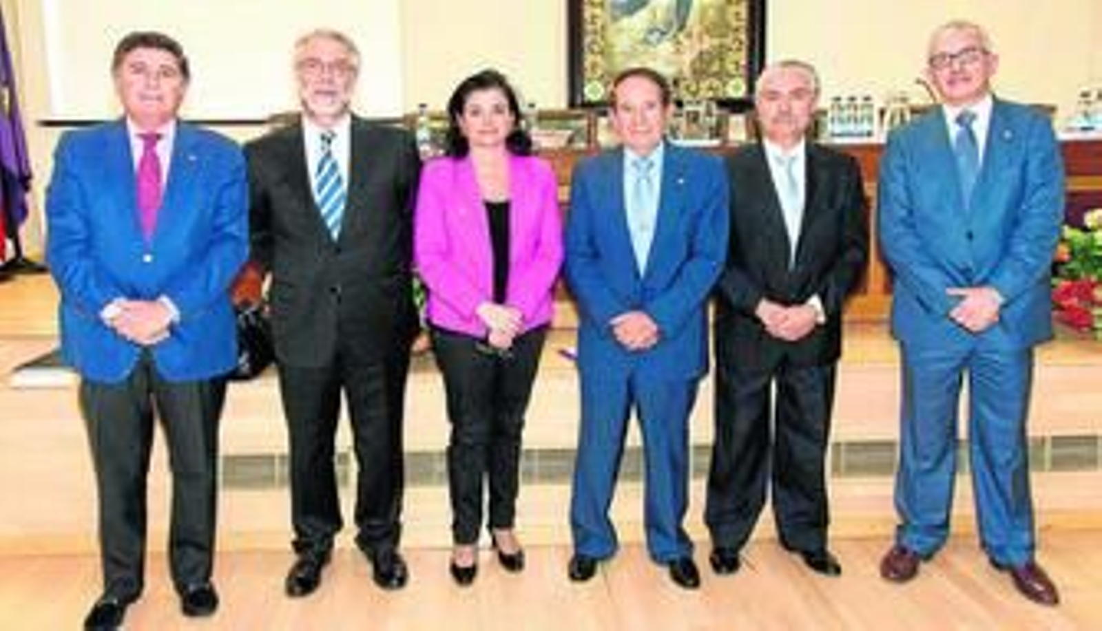Manuel Pérez, José Rocillo, Carmen Peña, José Antonio Neto, Antonio Rabasco y Manuel Ojeda, en la presentación de la Cátedra Avenzoar.