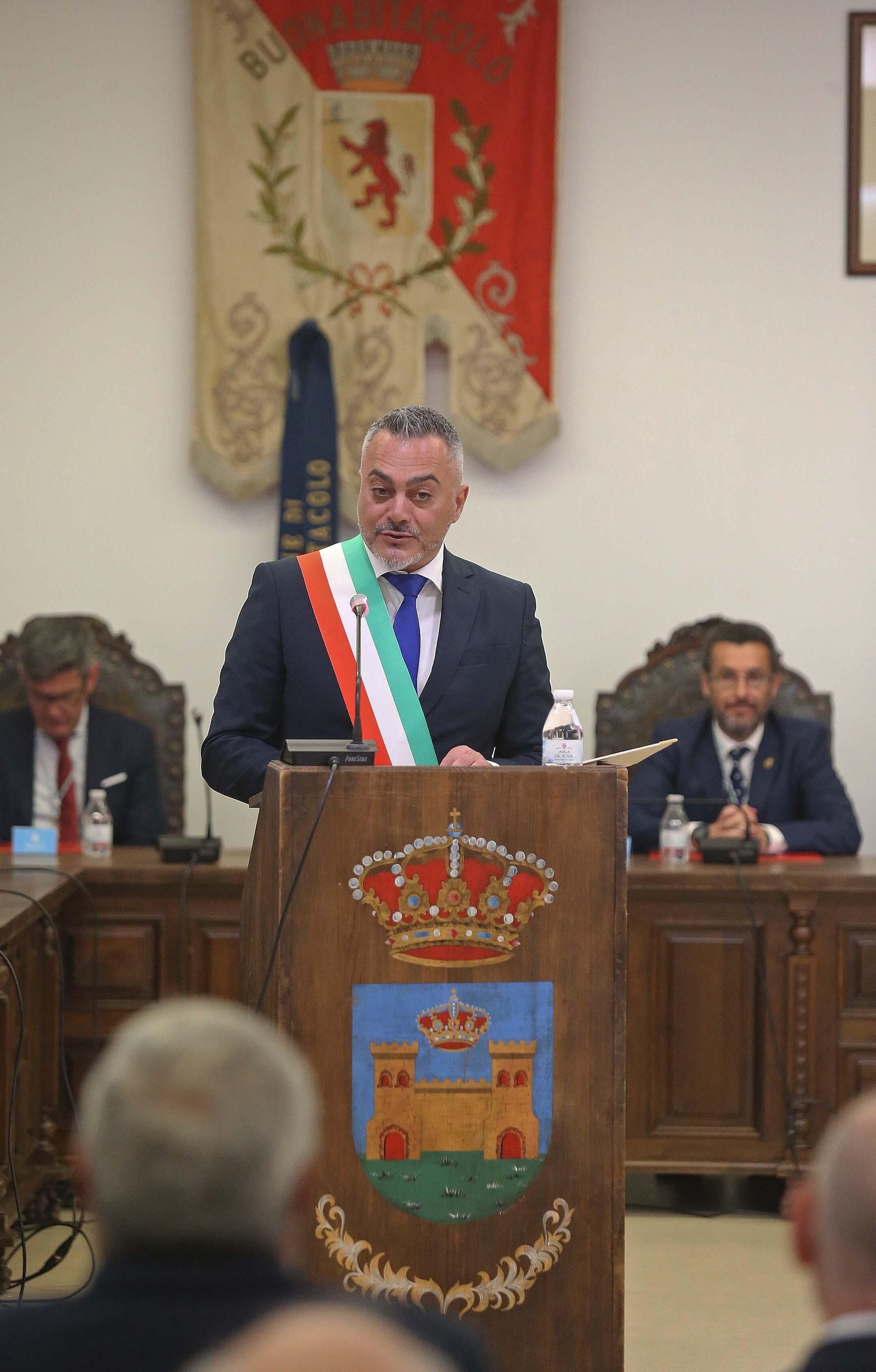 Fotos del acto de hermanamiento de La Línea con Buonabitacolo