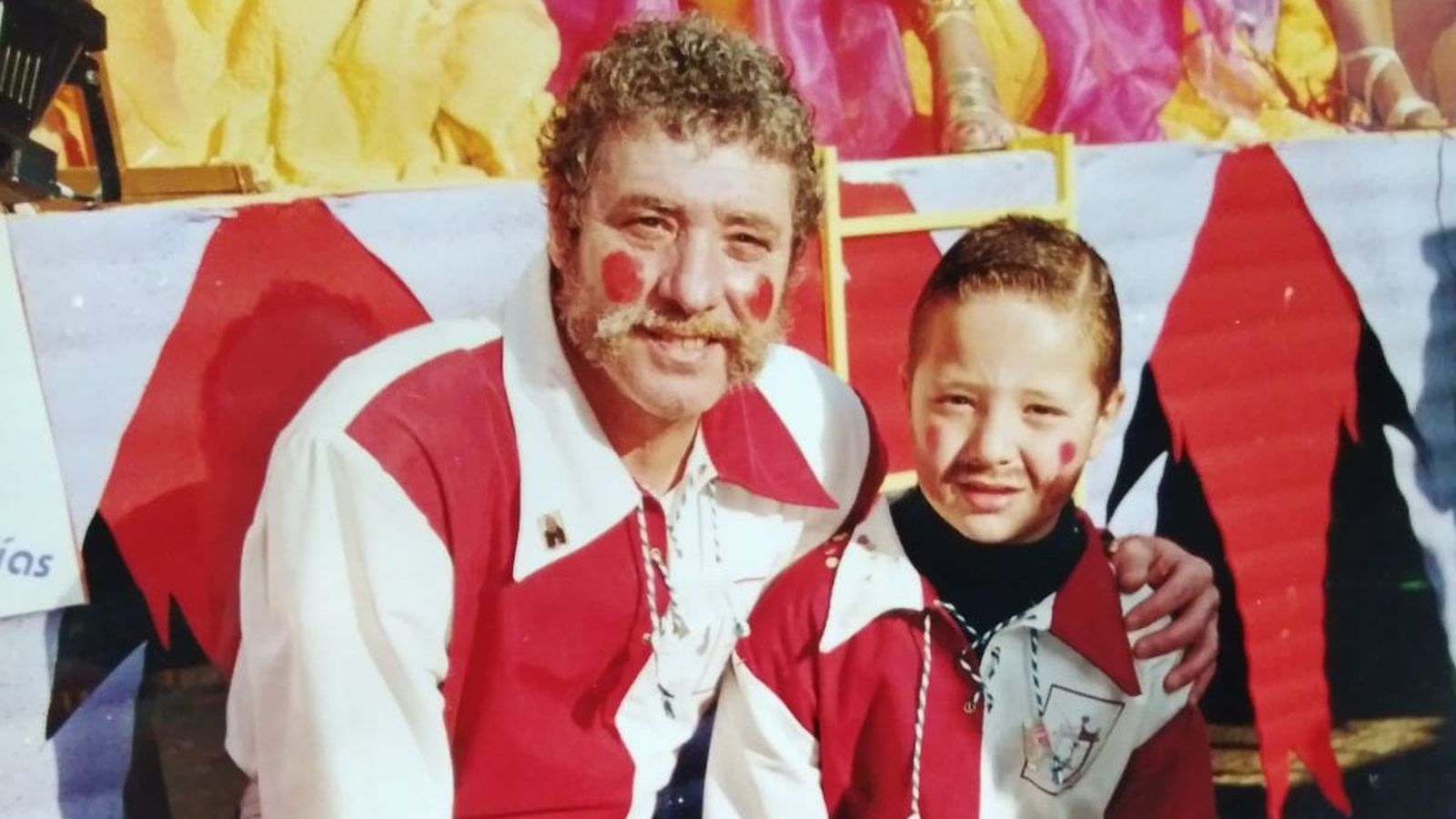 Con su hijo José Luis en 'El Atlético Agujetas...' (2001).